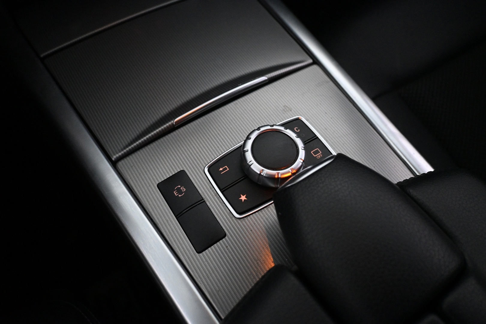 MERCEDES-BENZ E 2015