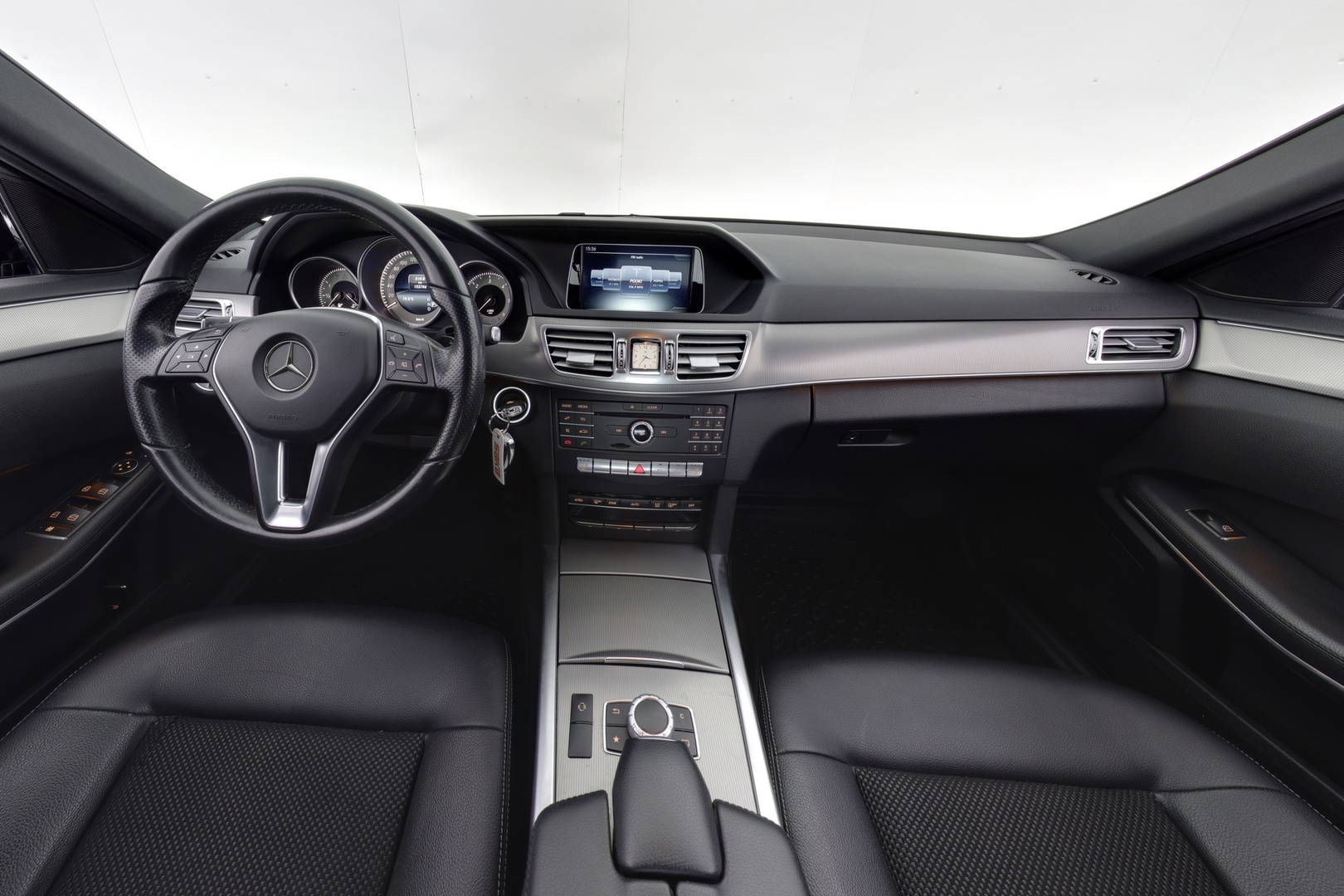 MERCEDES-BENZ E 2015