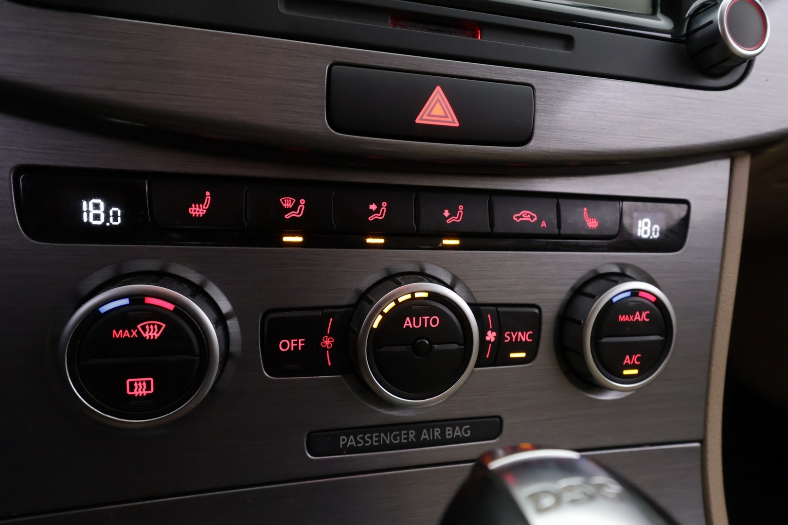 VOLKSWAGEN Passat 2014