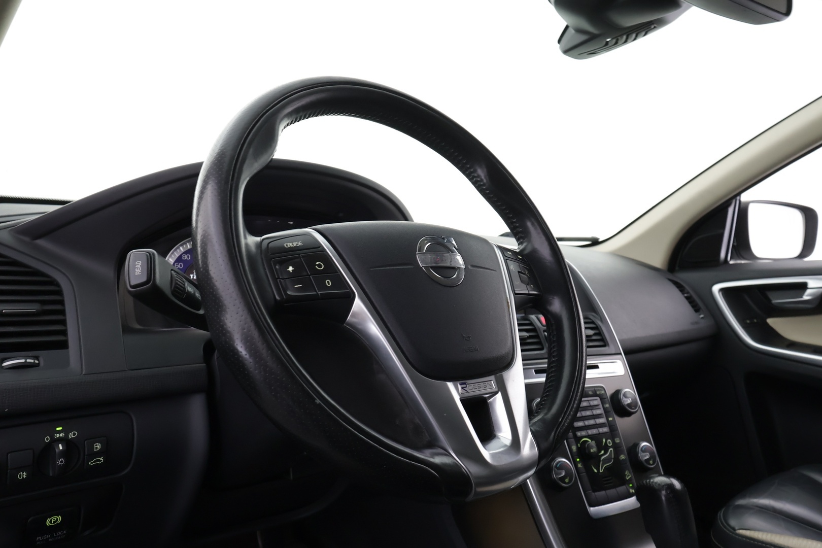 VOLVO XC60 2012