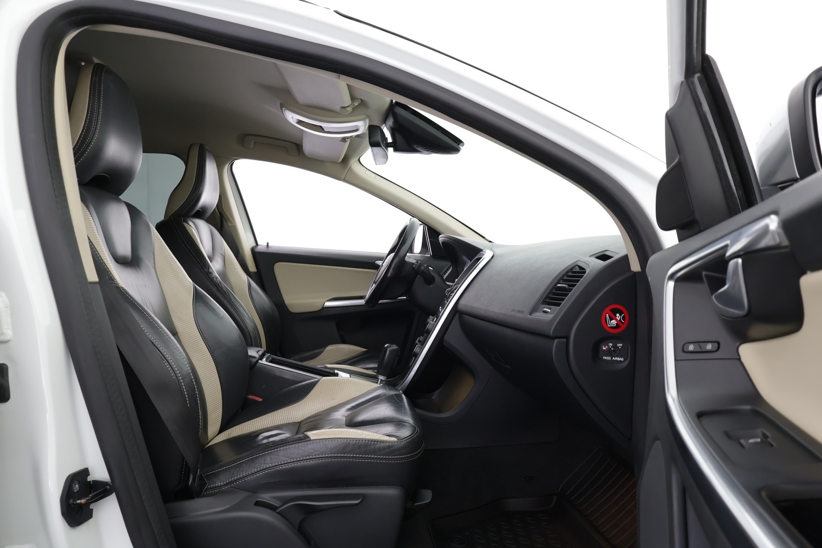 VOLVO XC60 2012