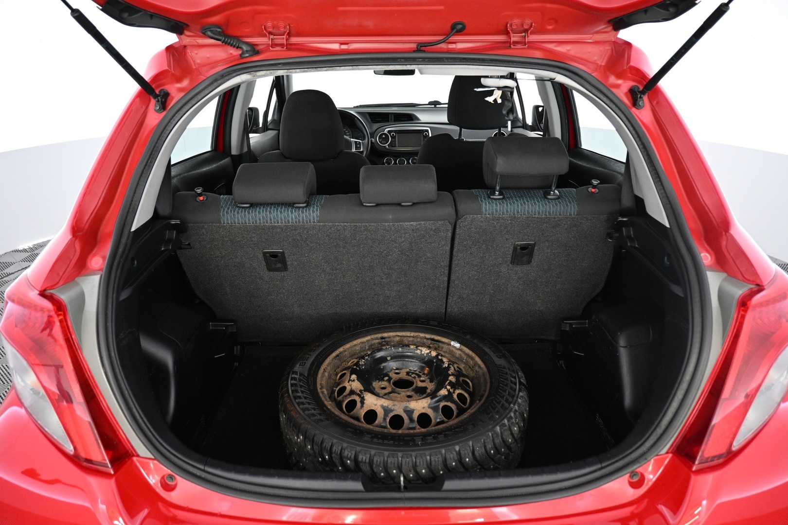 TOYOTA Yaris 2012
