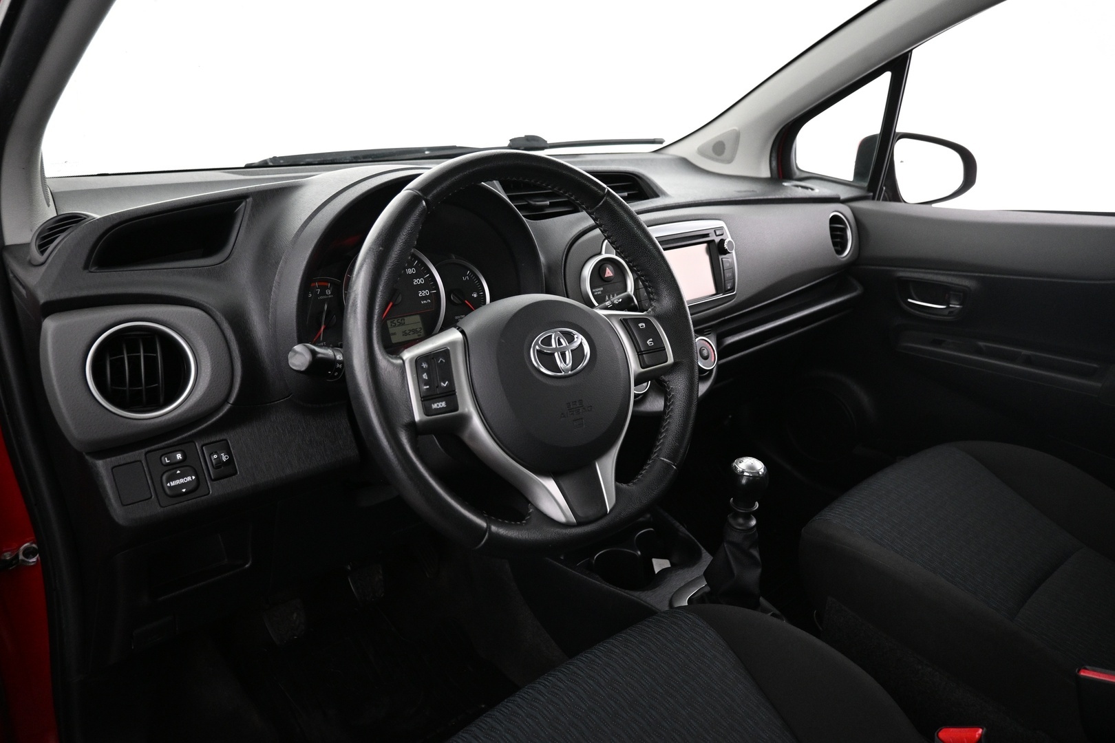 TOYOTA Yaris 2012