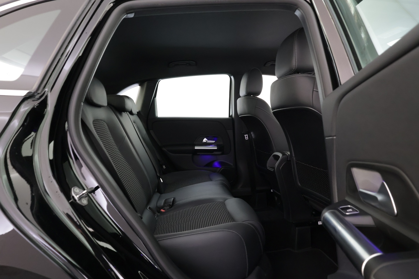 MERCEDES-BENZ B 2023