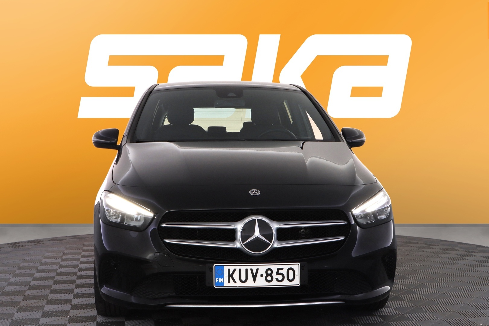MERCEDES-BENZ B 2023