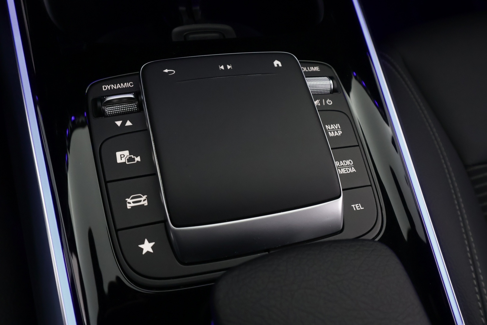 MERCEDES-BENZ B 2023