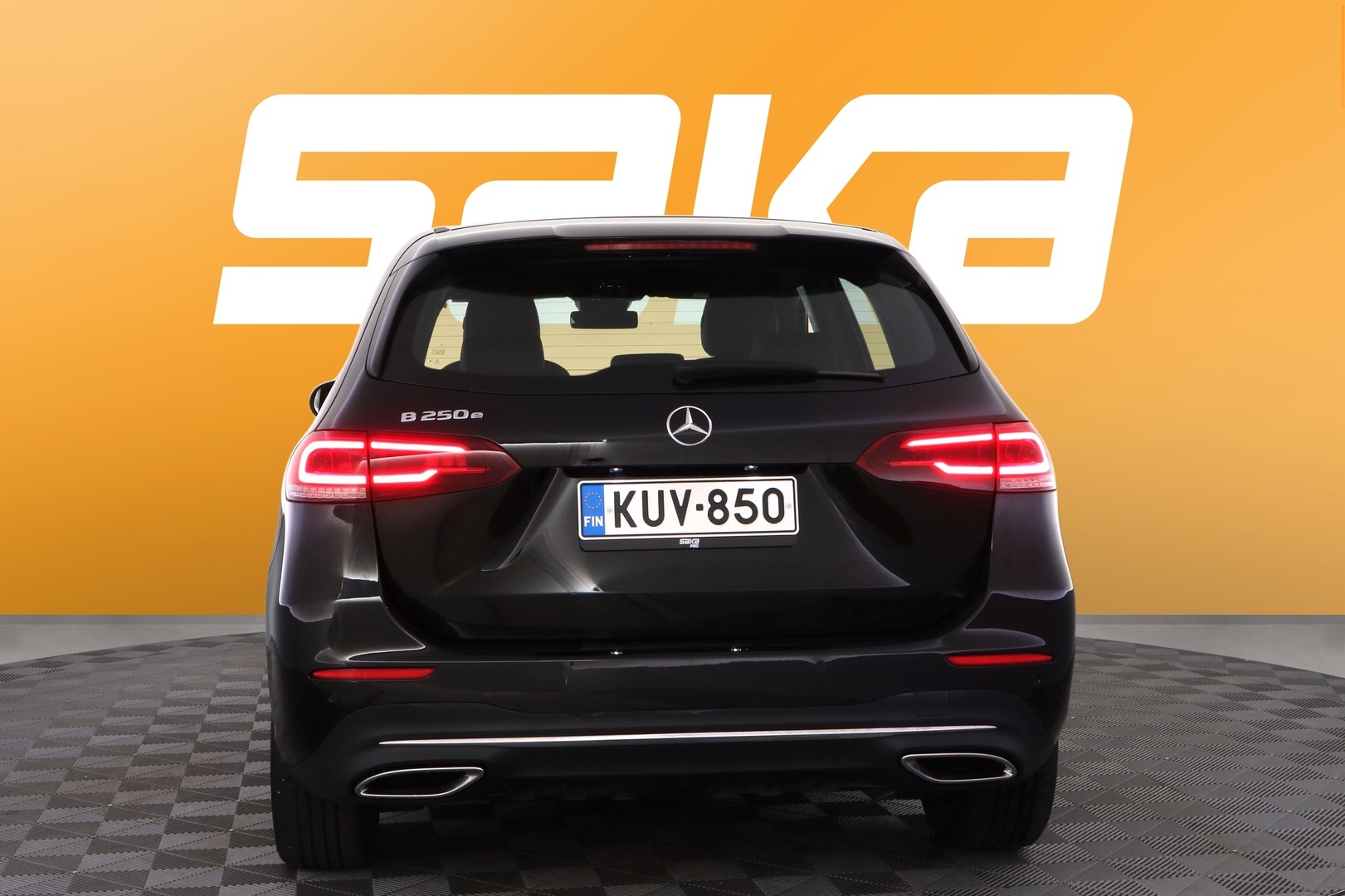 MERCEDES-BENZ B 2023