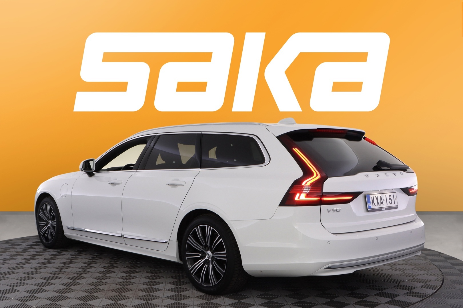 VOLVO V90 2022