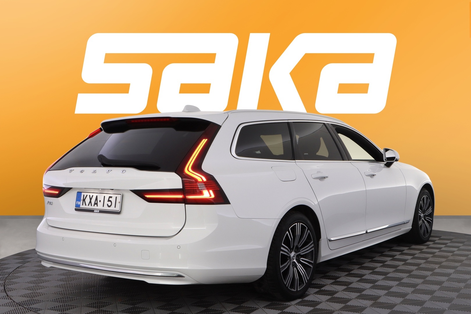 VOLVO V90 2022
