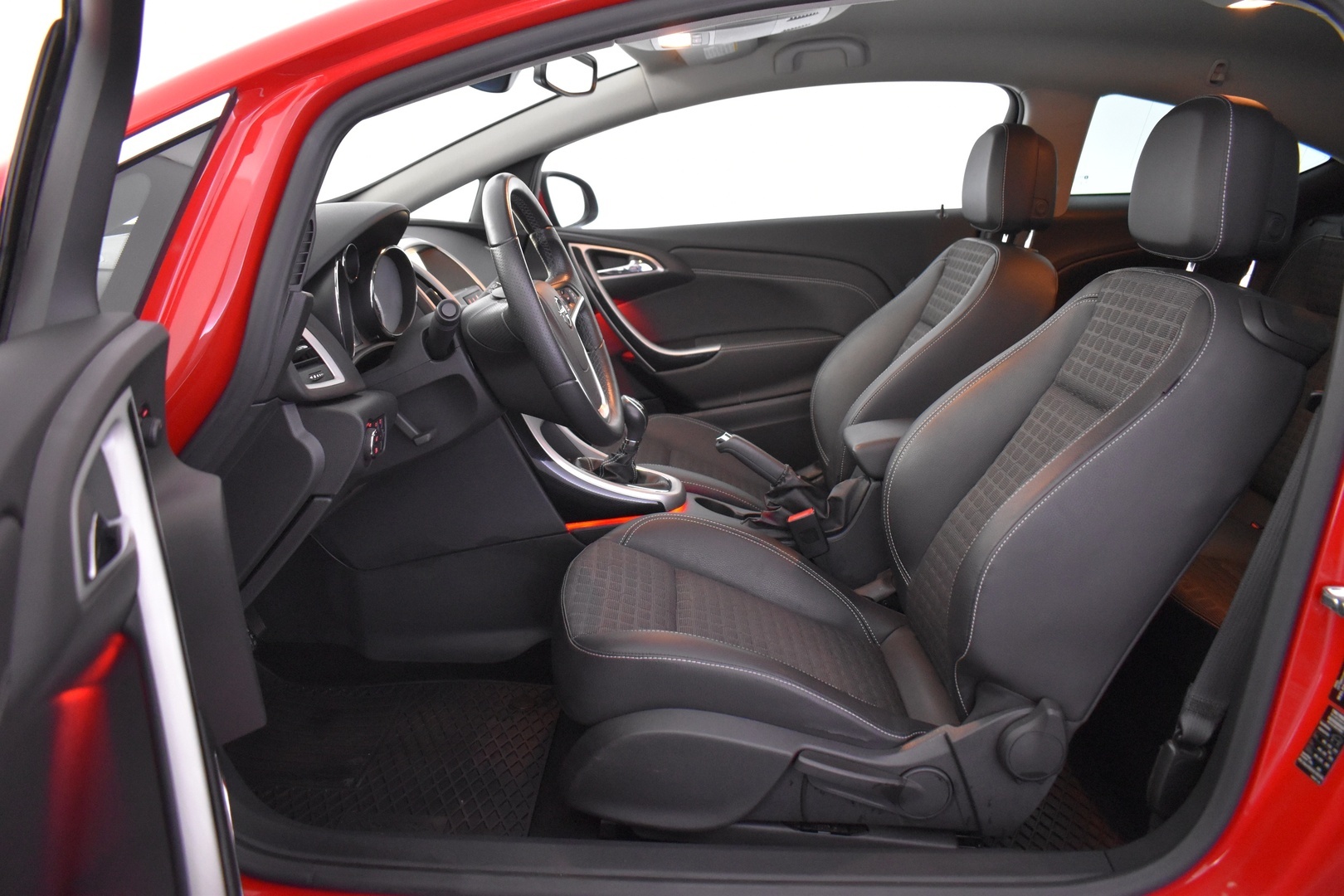 OPEL Astra 2012