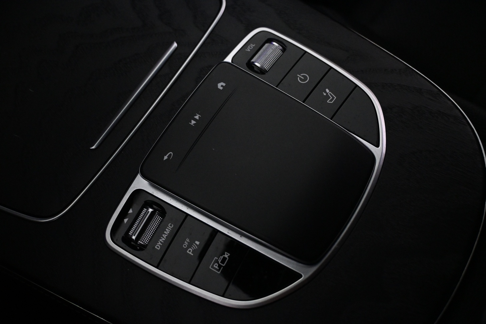 MERCEDES-BENZ E 2021