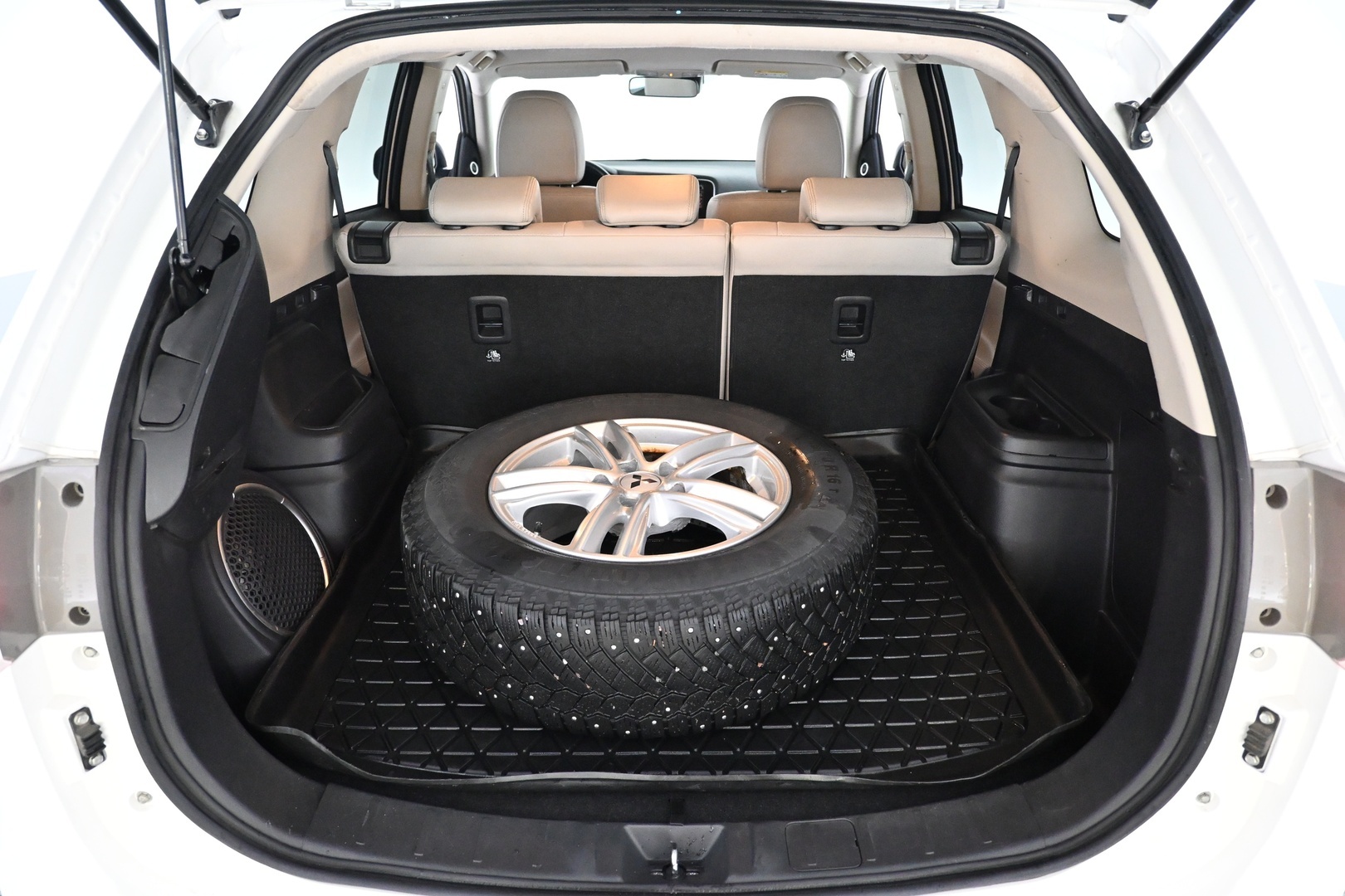 MITSUBISHI Outlander PHEV 2015