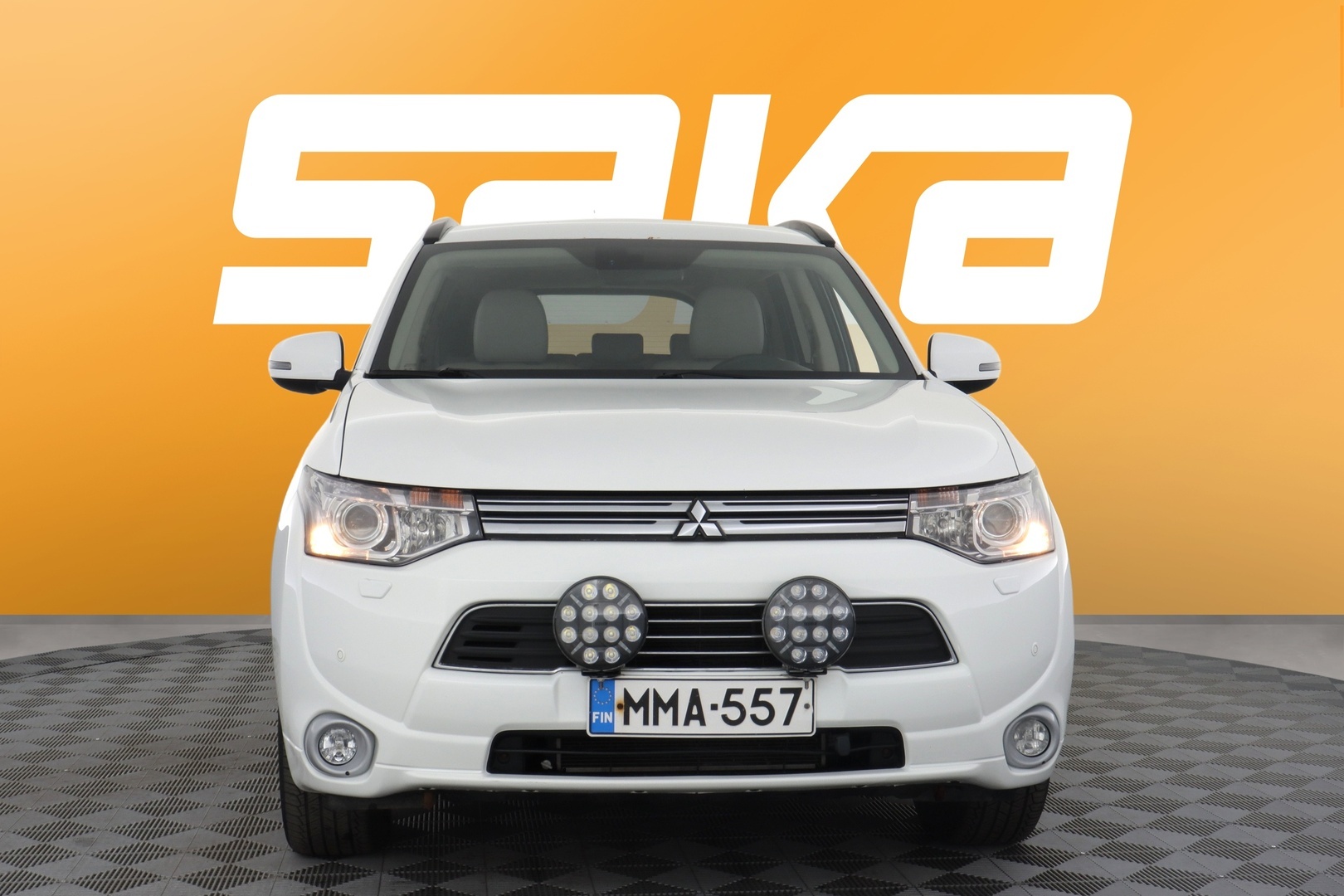 MITSUBISHI Outlander PHEV 2015