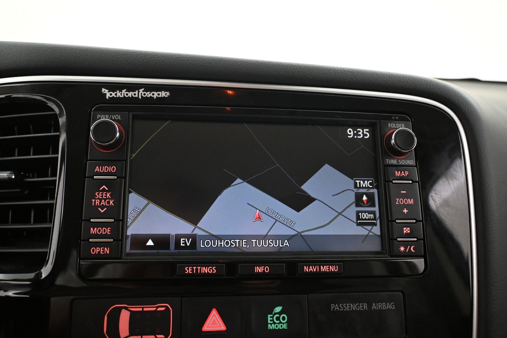 MITSUBISHI Outlander PHEV 2015