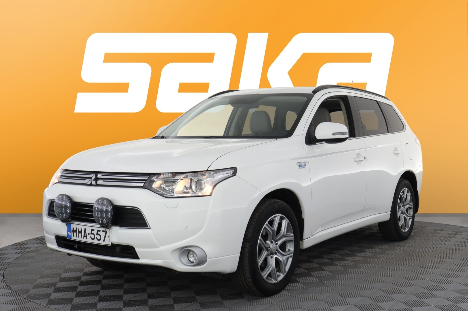 MITSUBISHI Outlander PHEV 2015