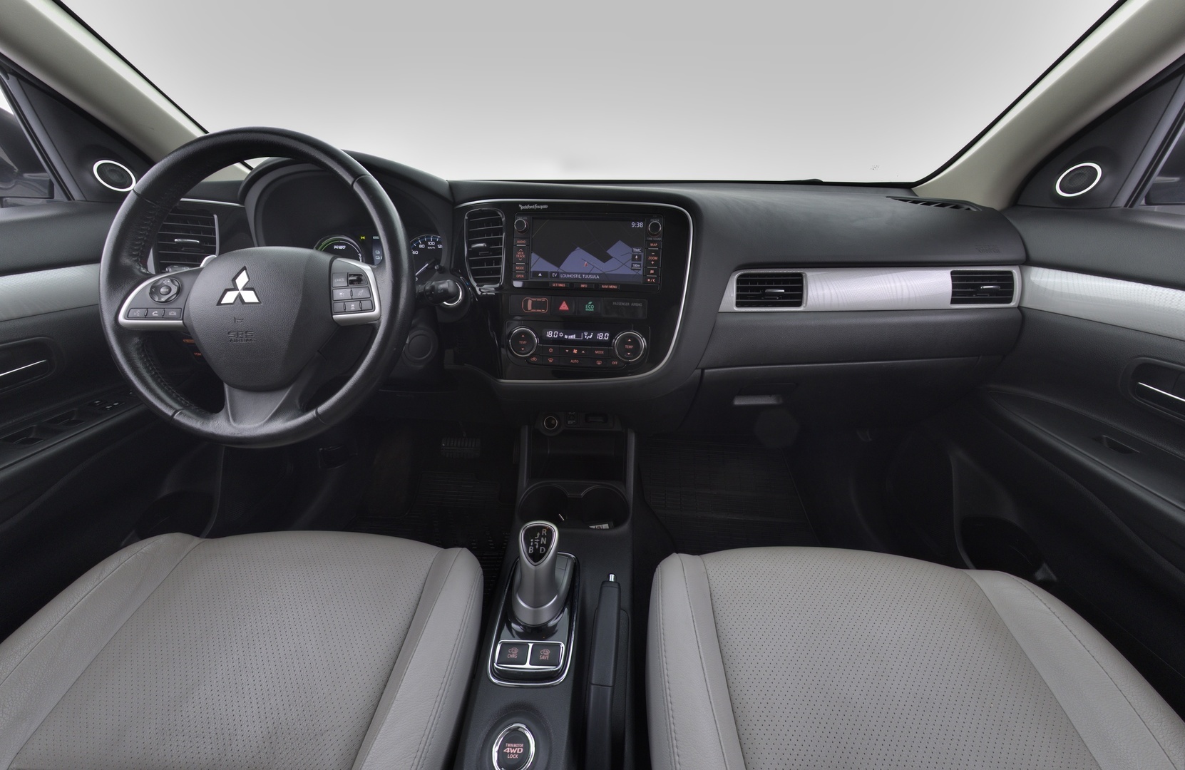 MITSUBISHI Outlander PHEV 2015