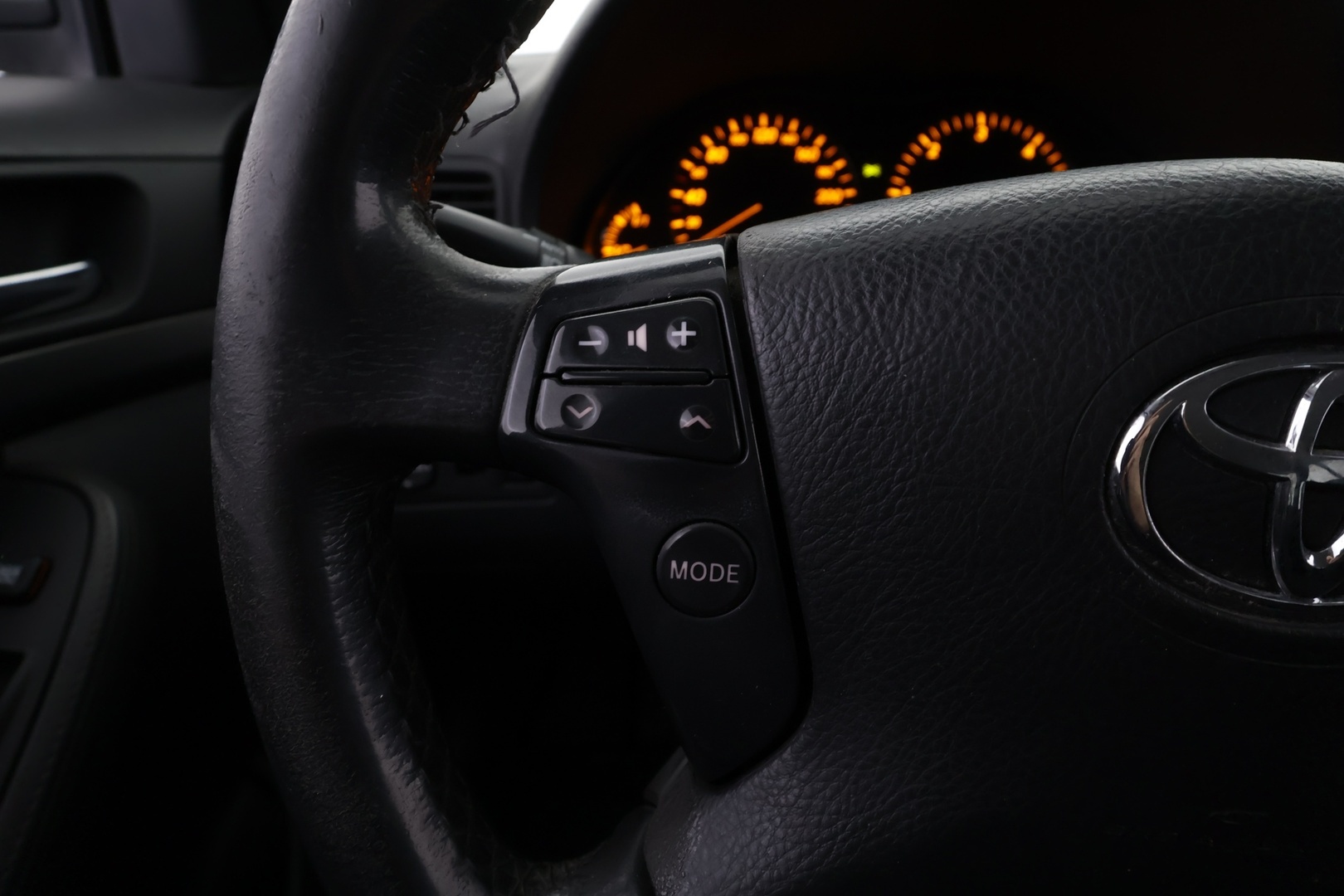 TOYOTA Avensis 2009
