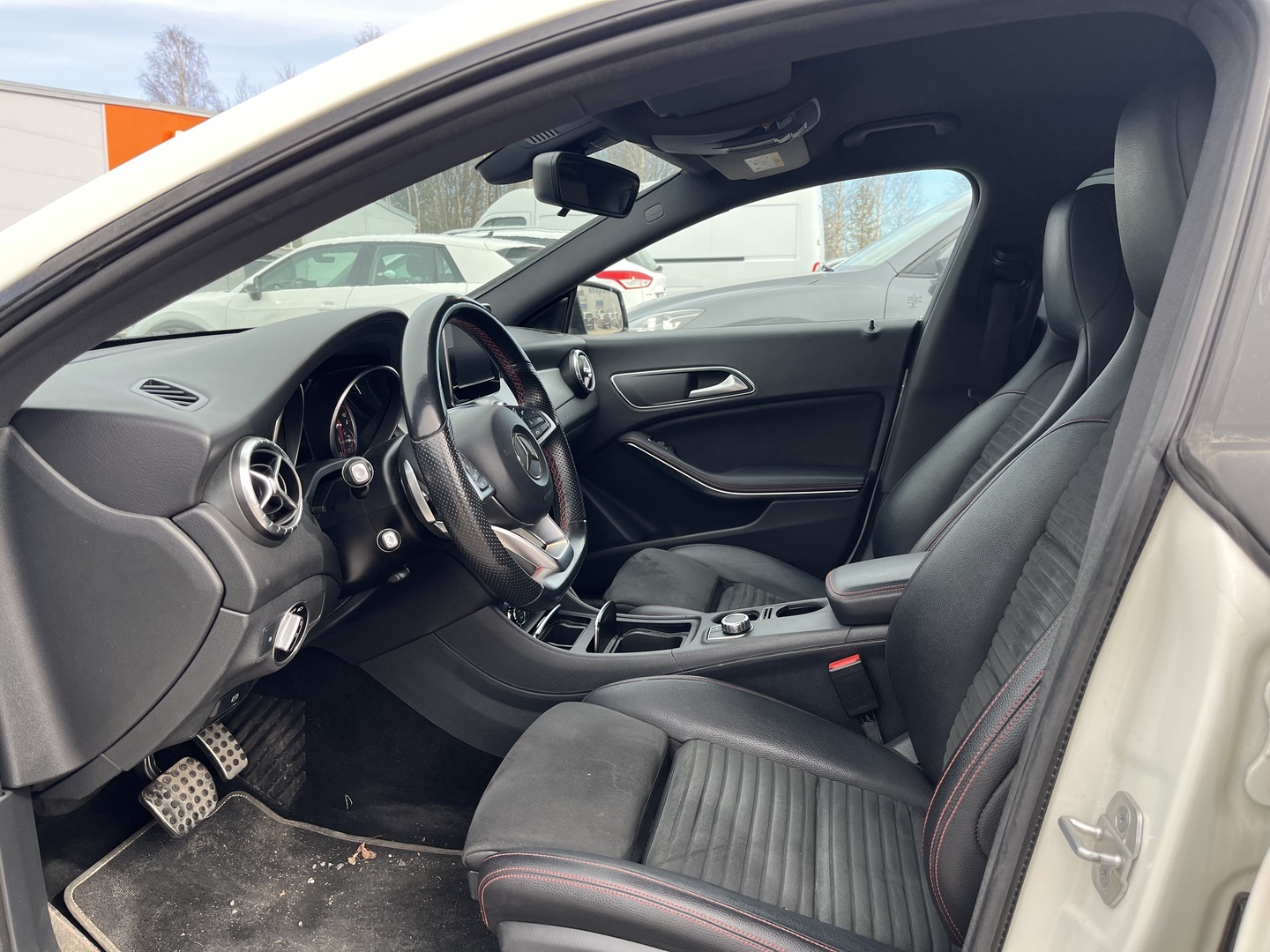 MERCEDES-BENZ CLA 2017