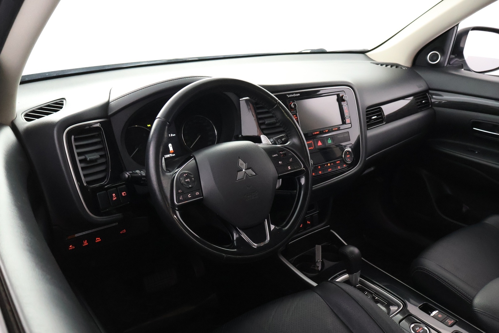 MITSUBISHI Outlander 2017