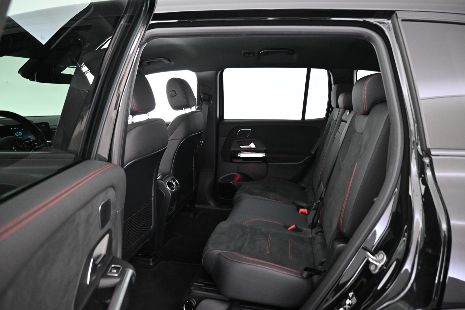 MERCEDES-BENZ EQB 2025