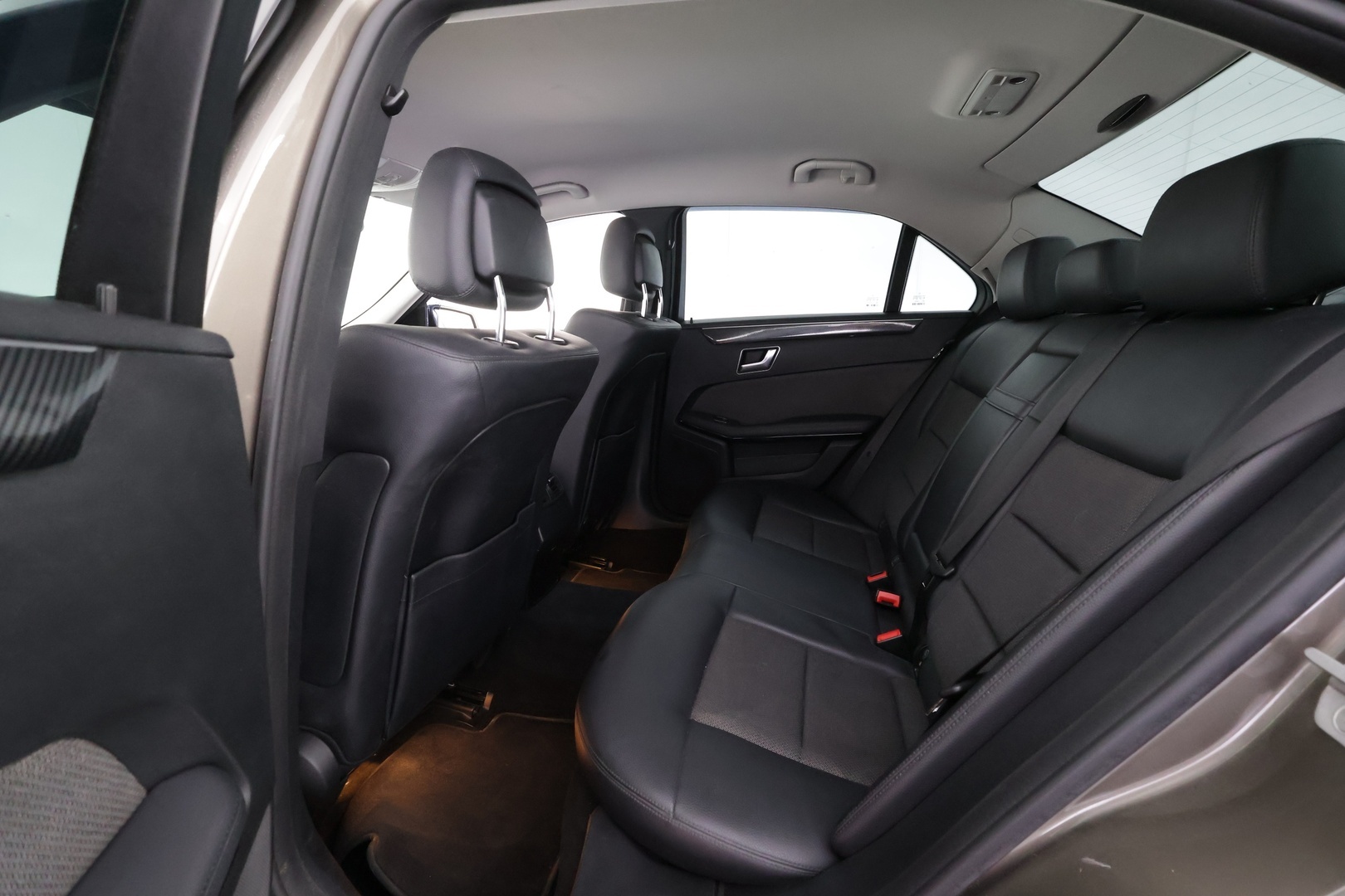 MERCEDES-BENZ E 2012