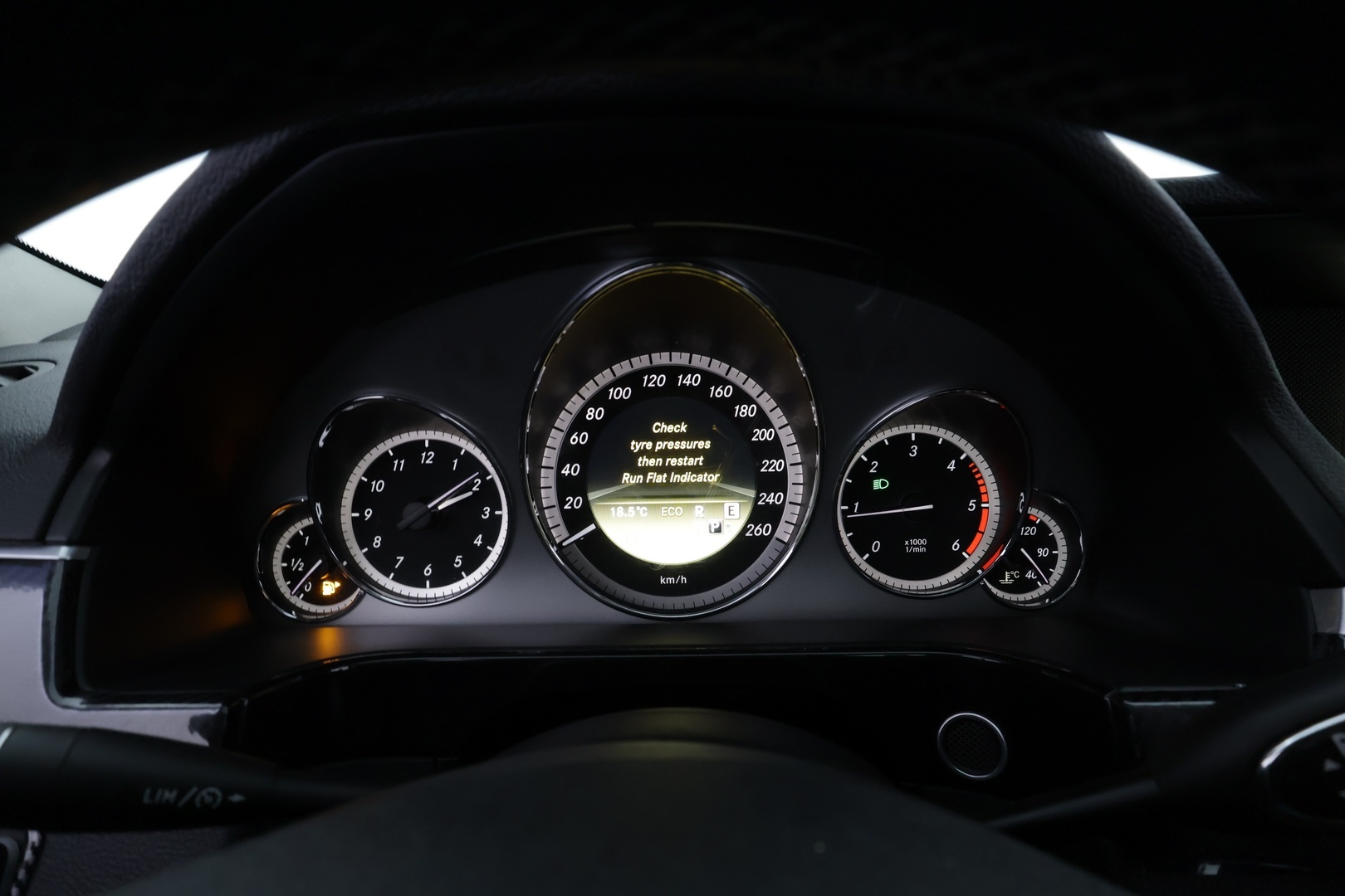 MERCEDES-BENZ E 2012