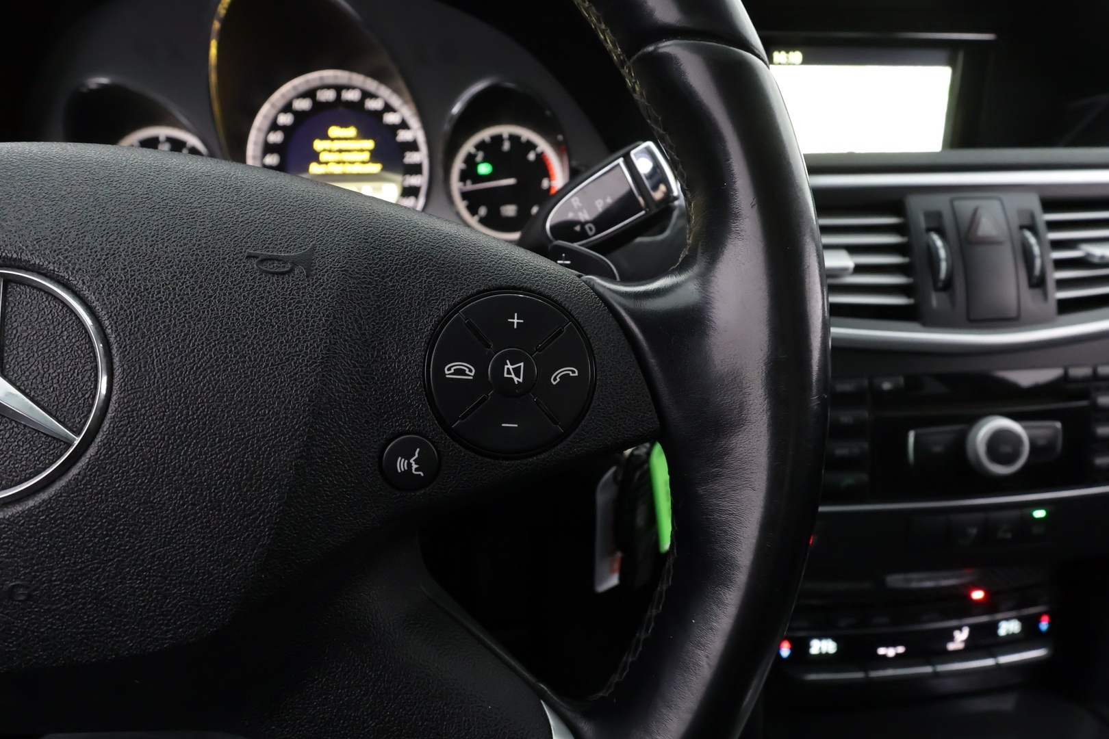 MERCEDES-BENZ E 2012