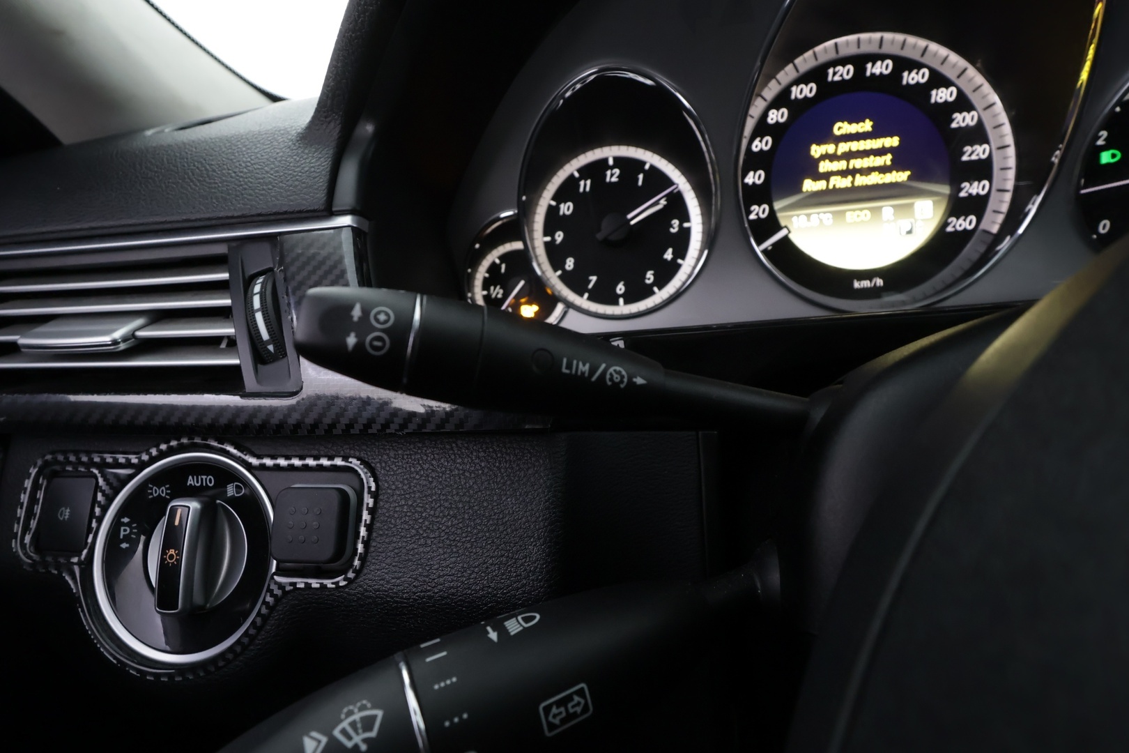 MERCEDES-BENZ E 2012