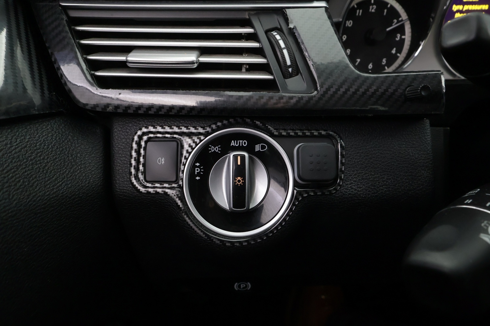 MERCEDES-BENZ E 2012