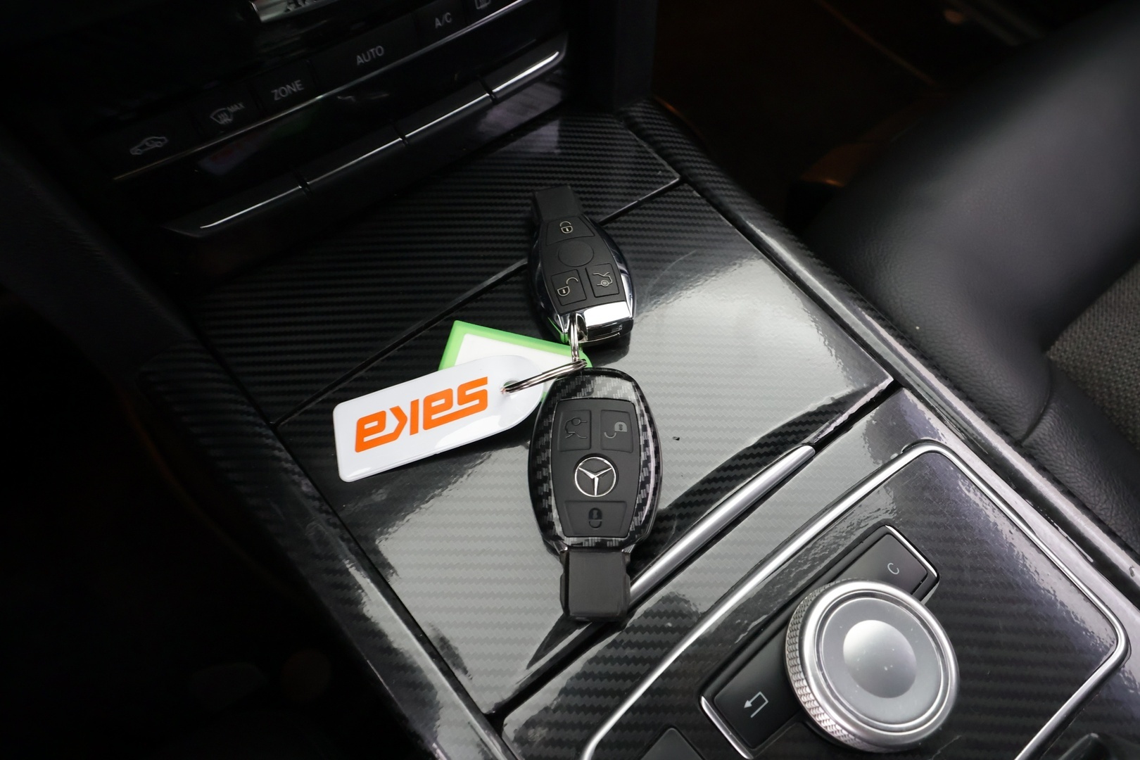 MERCEDES-BENZ E 2012