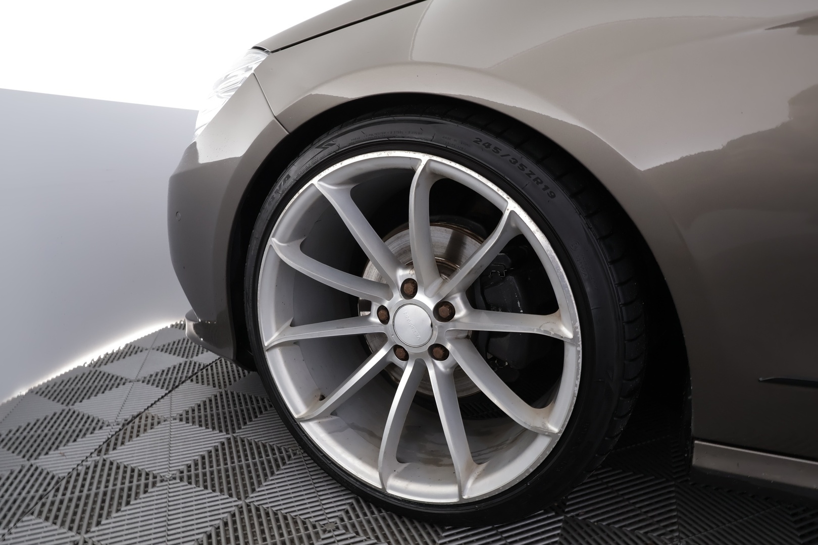 MERCEDES-BENZ E 2012