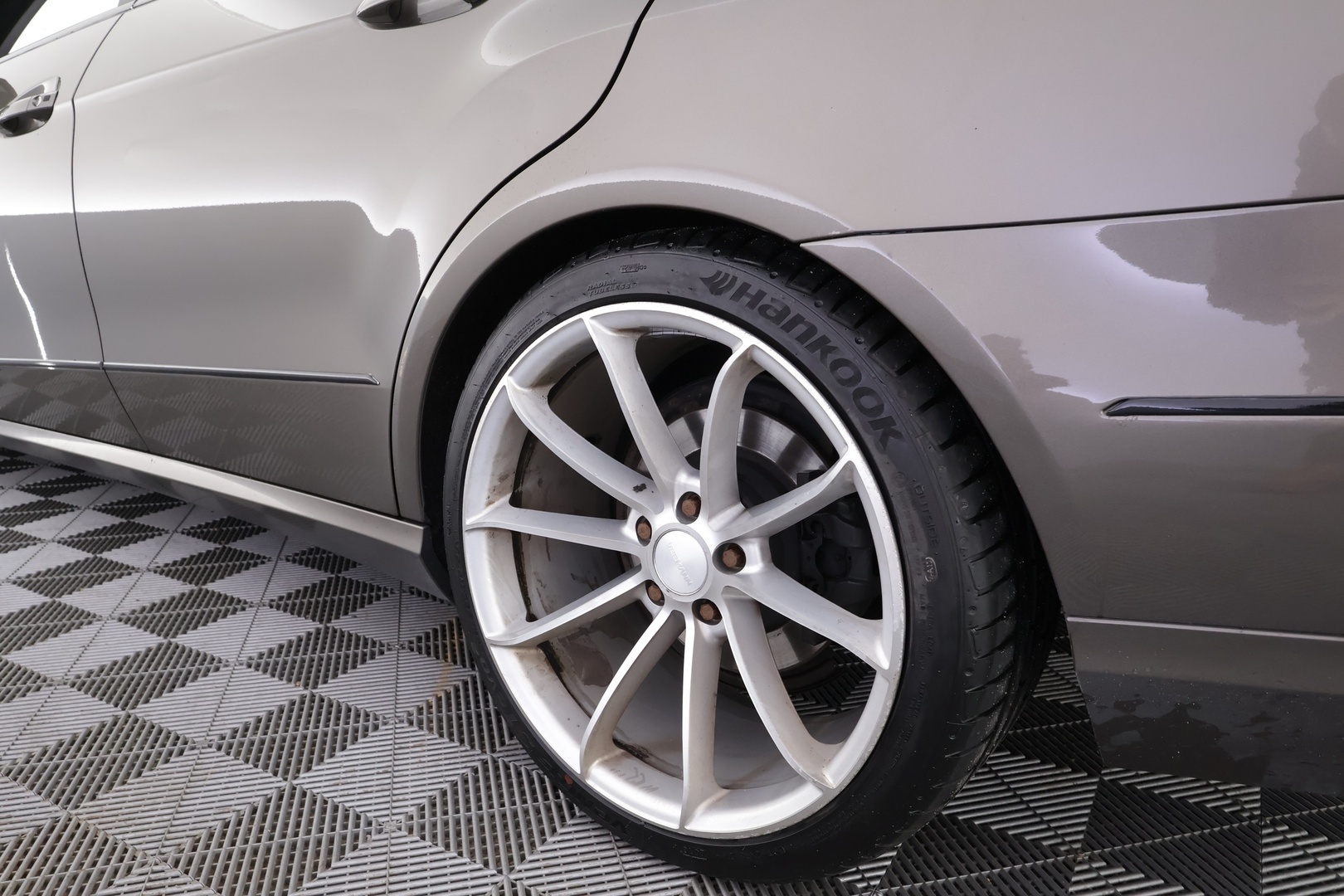 MERCEDES-BENZ E 2012