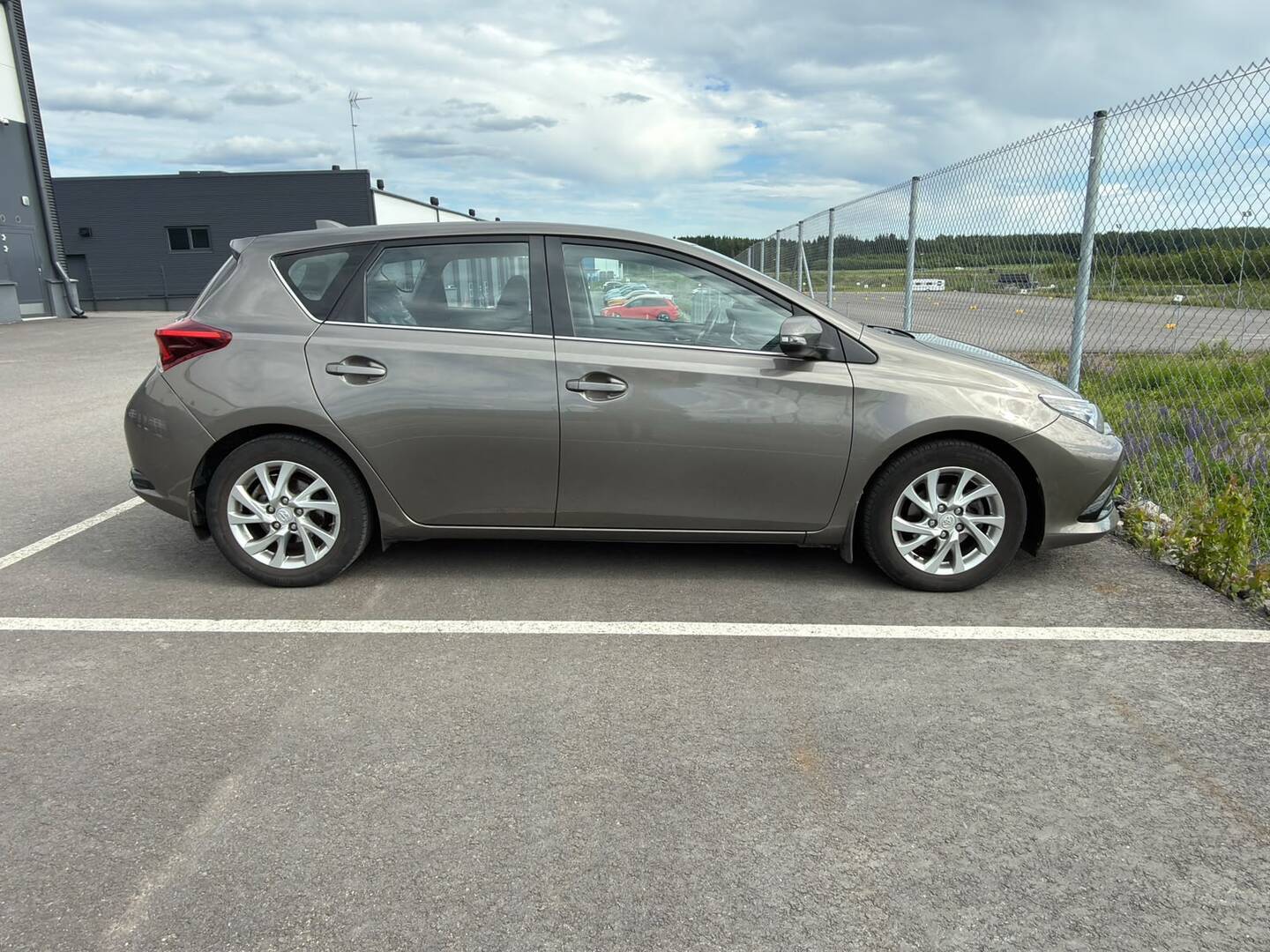 TOYOTA Auris 2017
