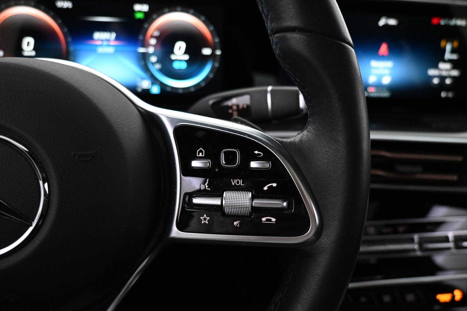 MERCEDES-BENZ EQC 2023