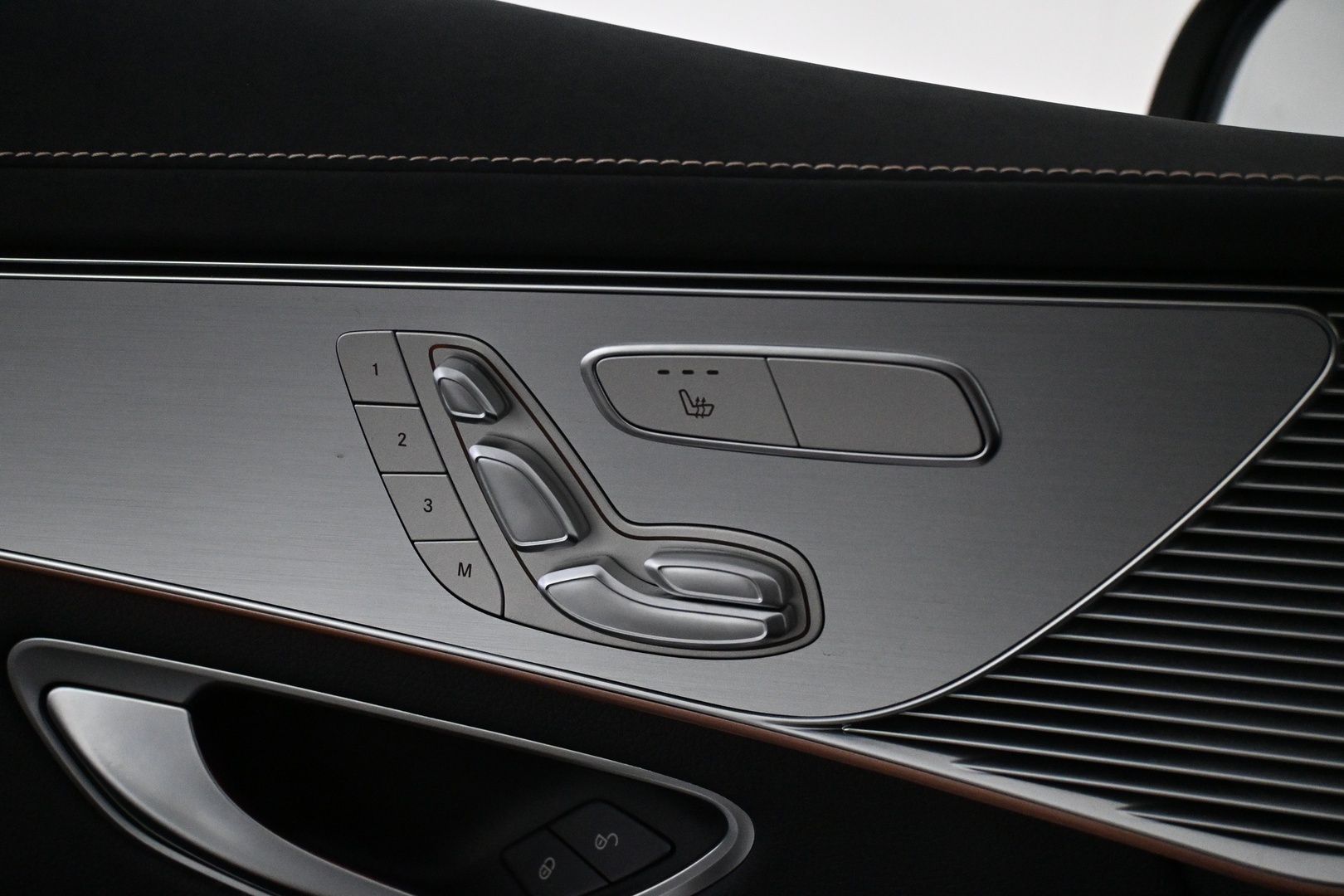 MERCEDES-BENZ EQC 2023