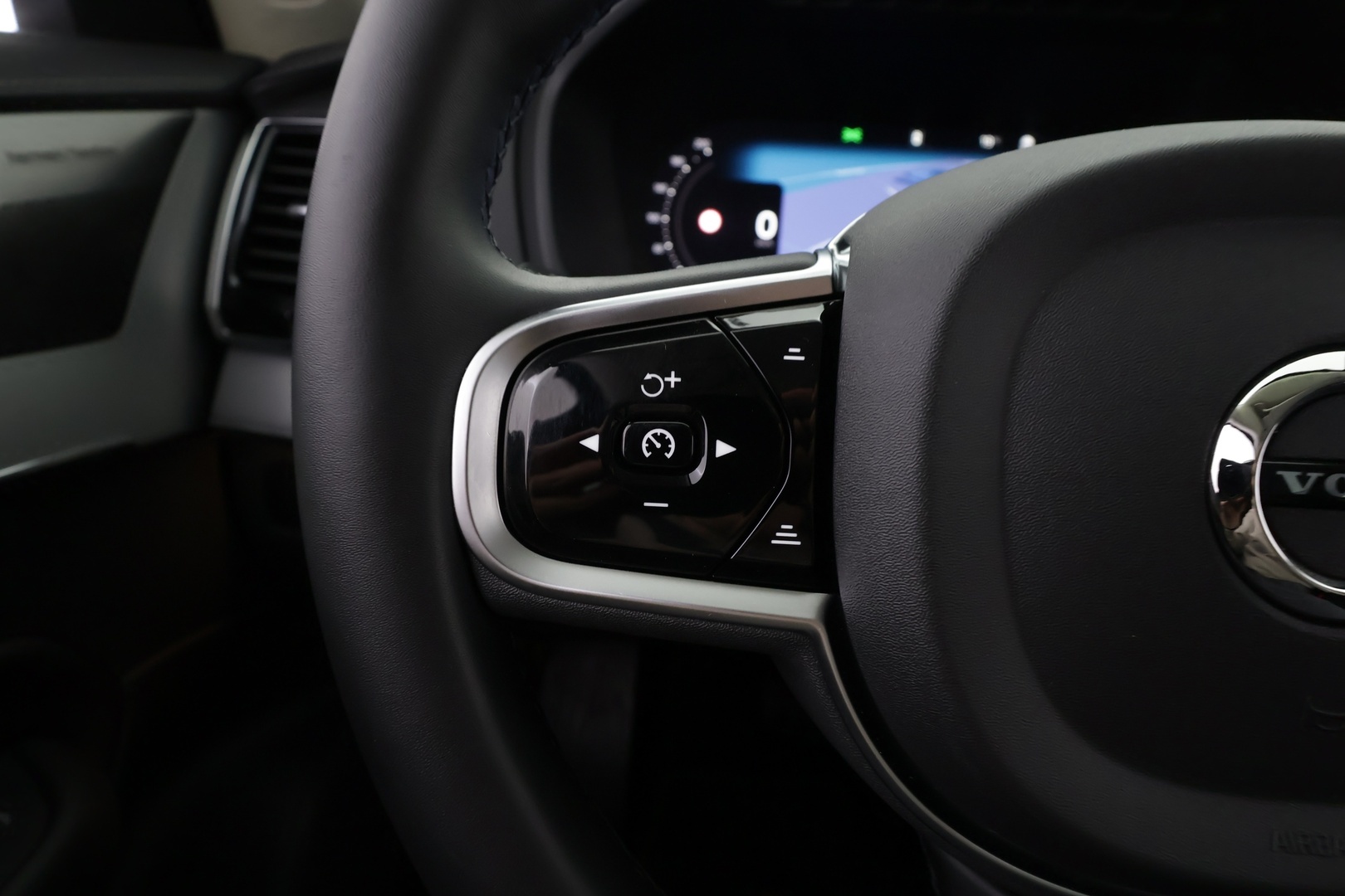 VOLVO XC90 2025
