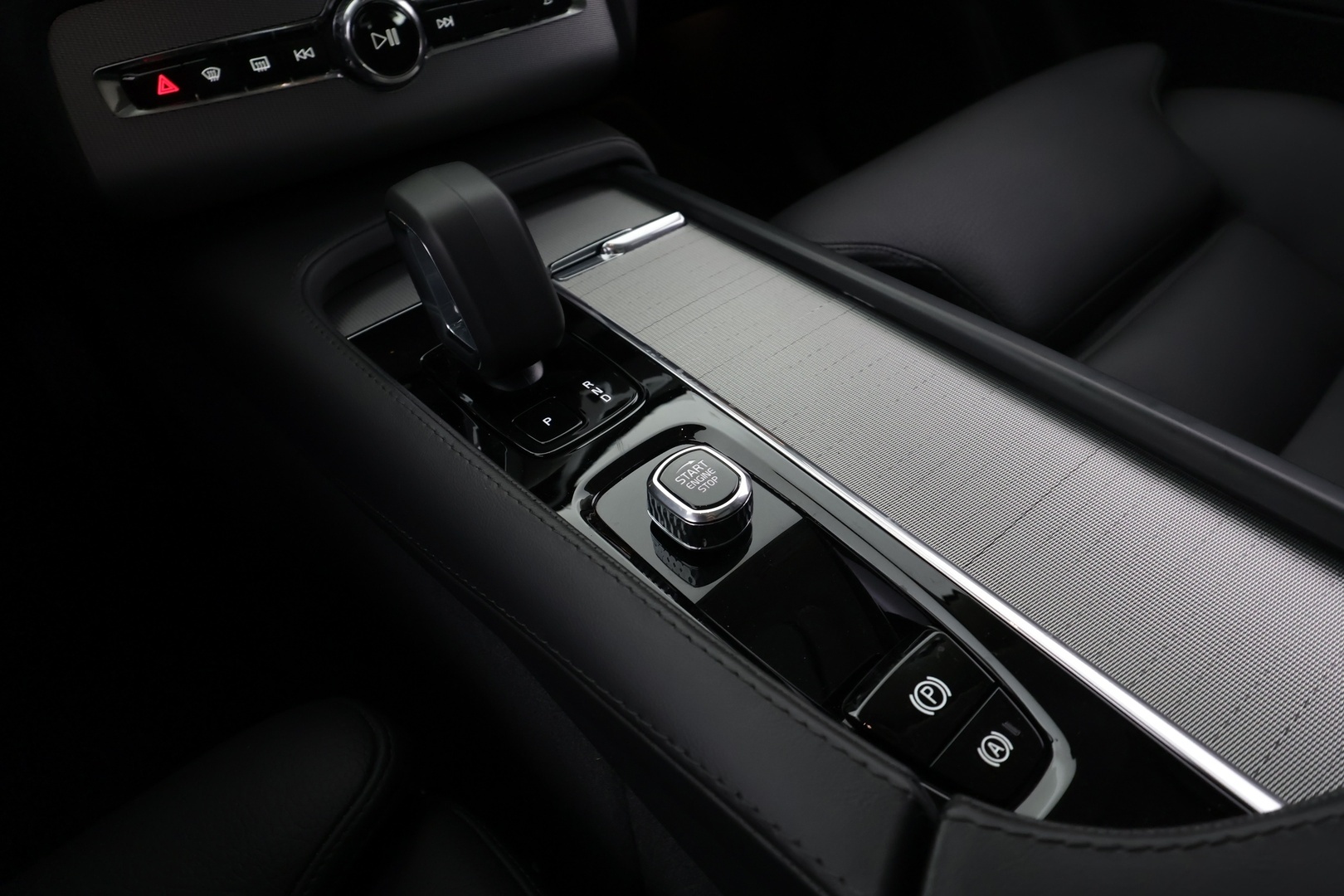 VOLVO XC90 2025