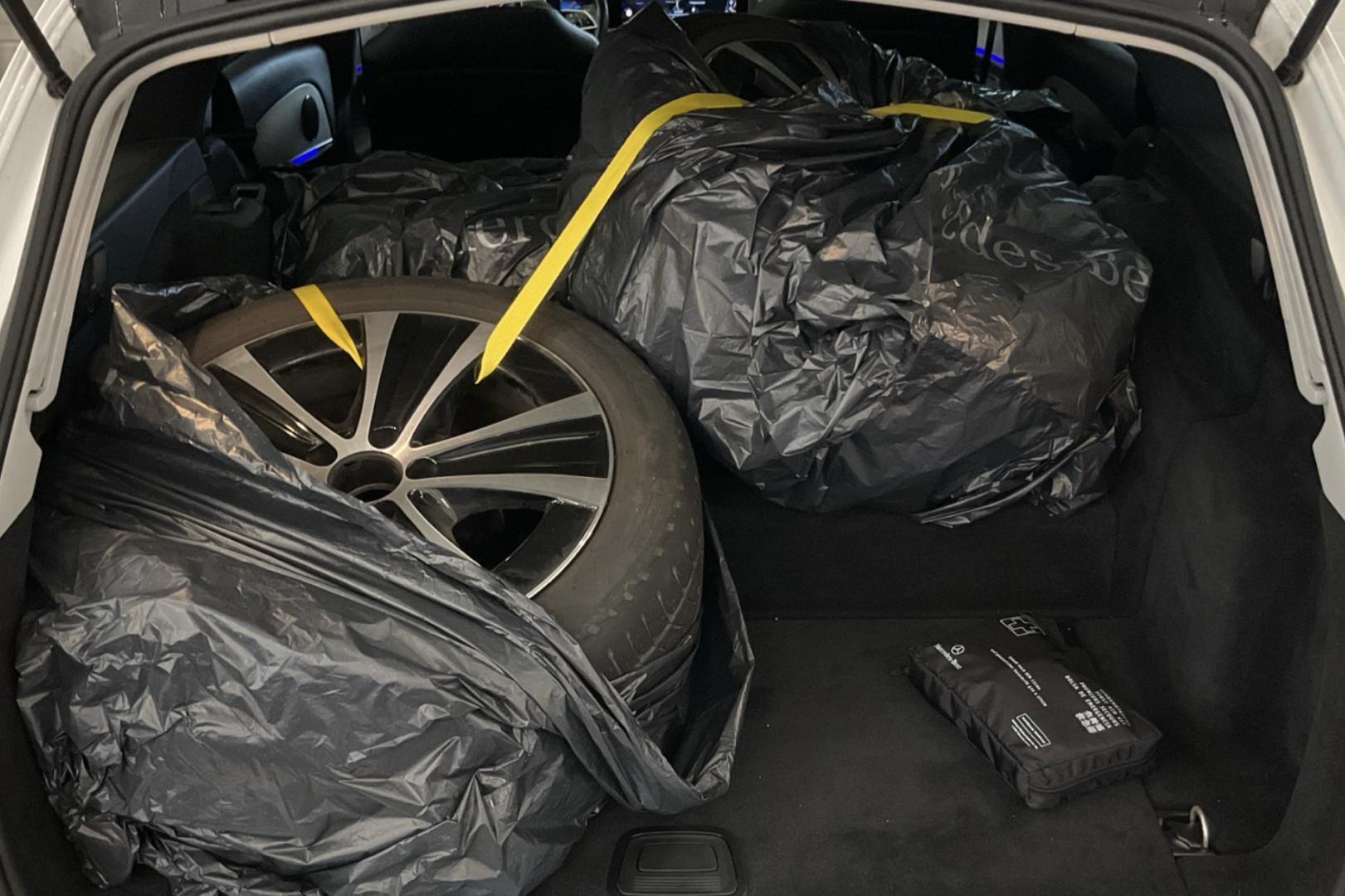 MERCEDES-BENZ E 2023