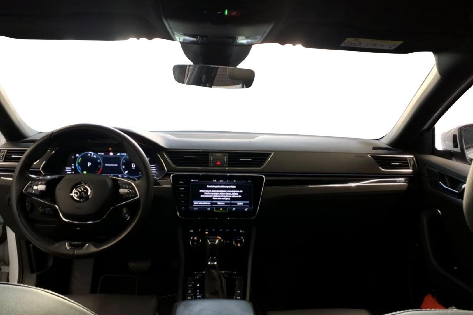 SKODA Superb 2023