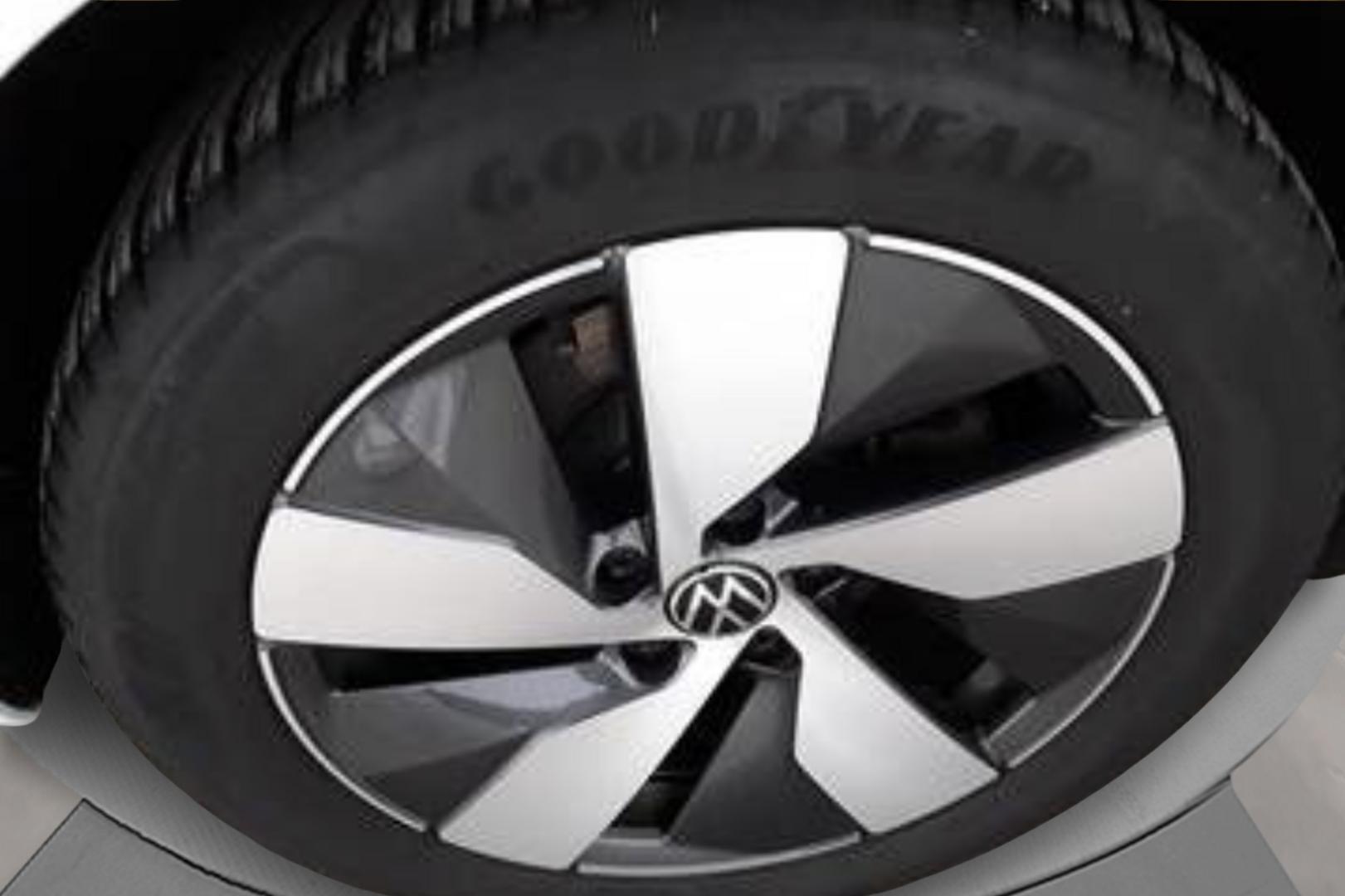 VOLKSWAGEN Passat 2025