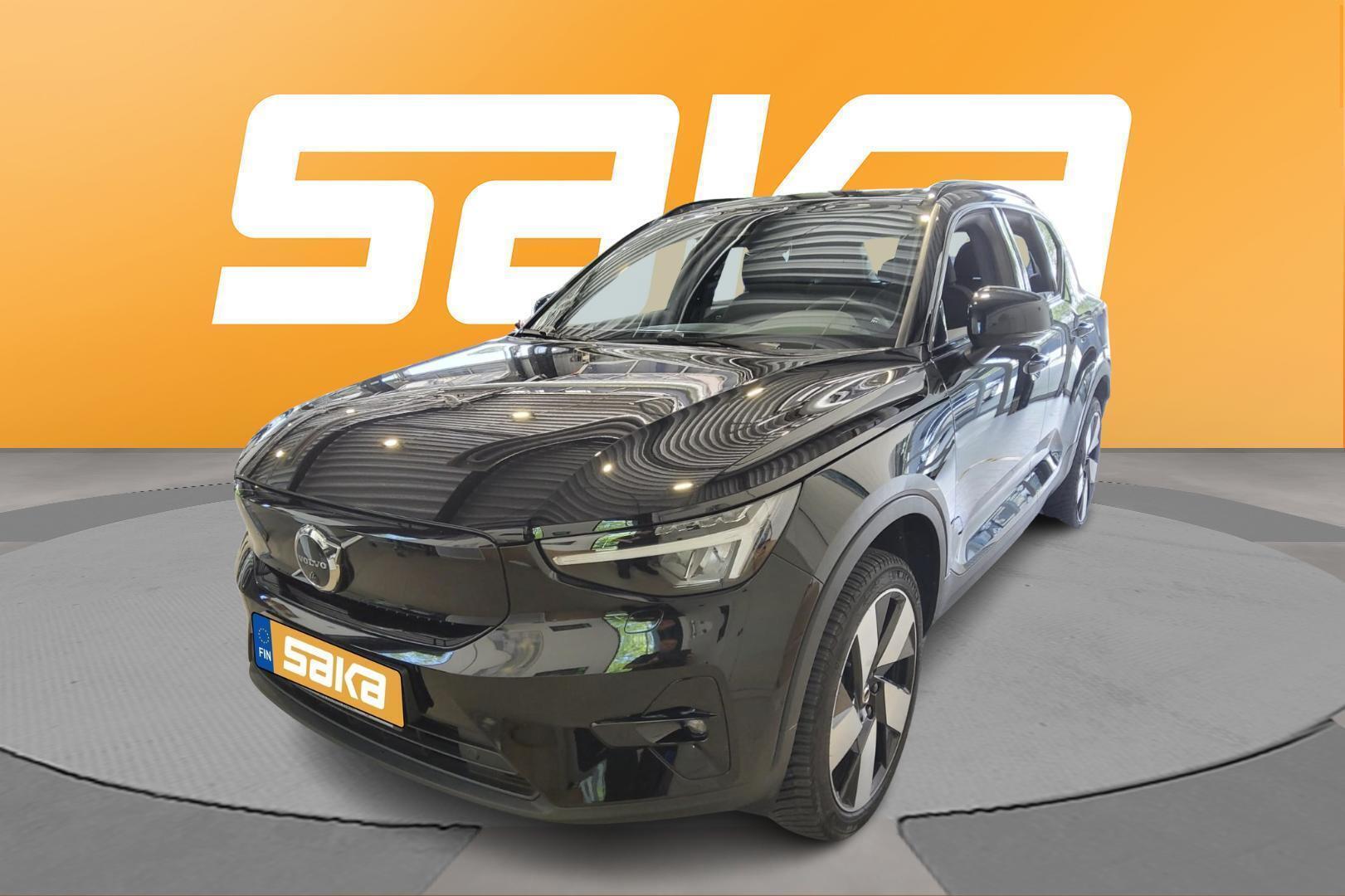 VOLVO XC40 2023