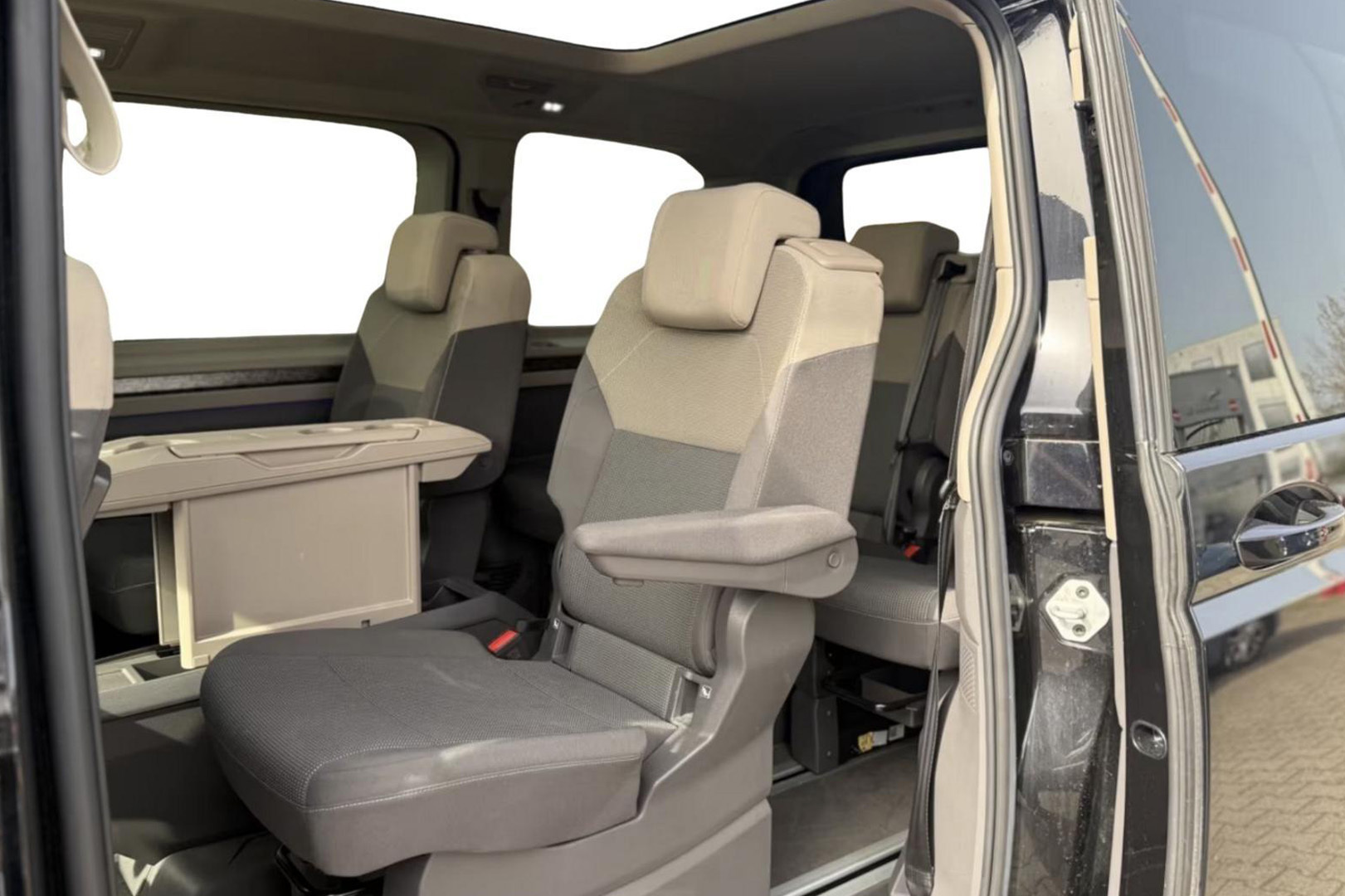 VOLKSWAGEN Multivan 2022