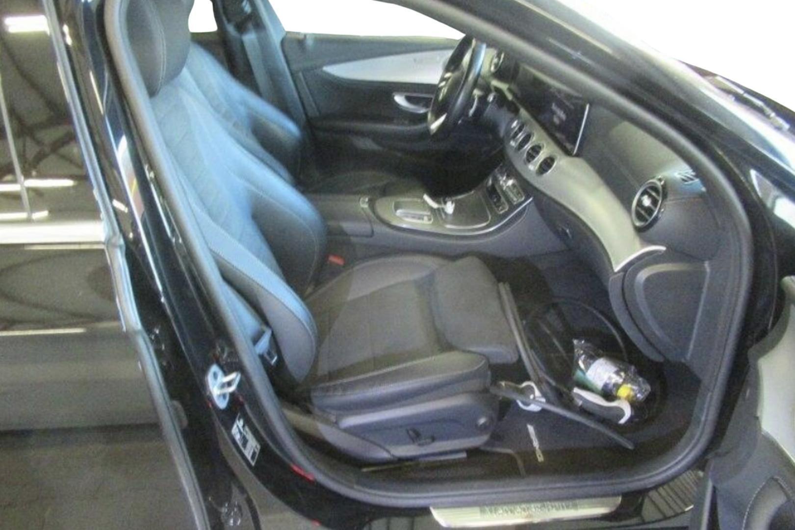 MERCEDES-BENZ E 2023