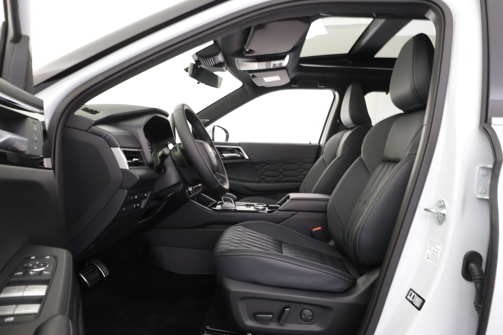 MITSUBISHI Outlander 2026