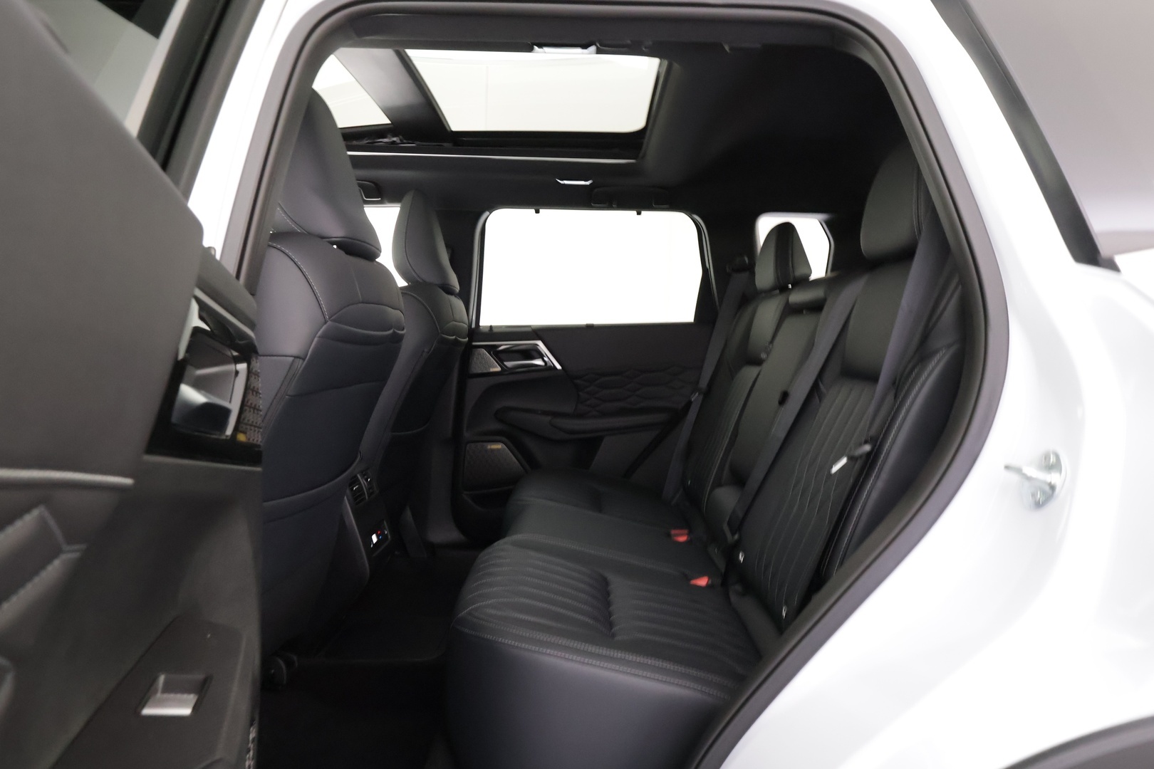MITSUBISHI Outlander 2026
