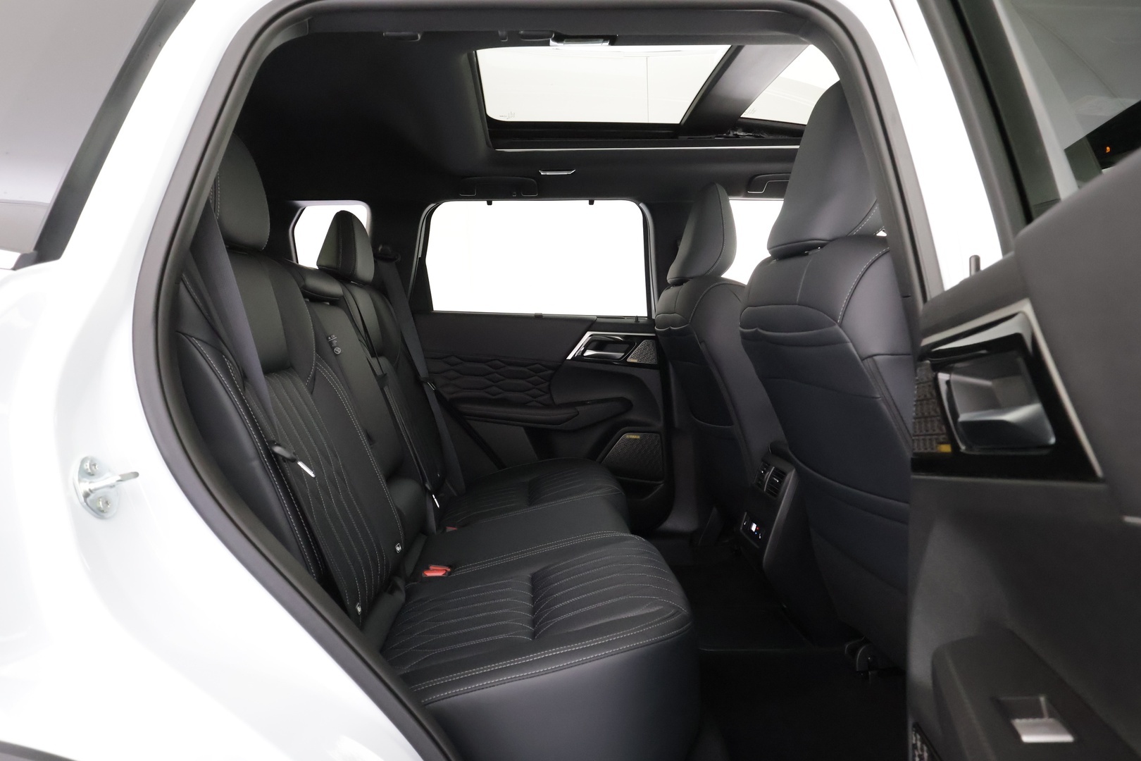 MITSUBISHI Outlander 2026