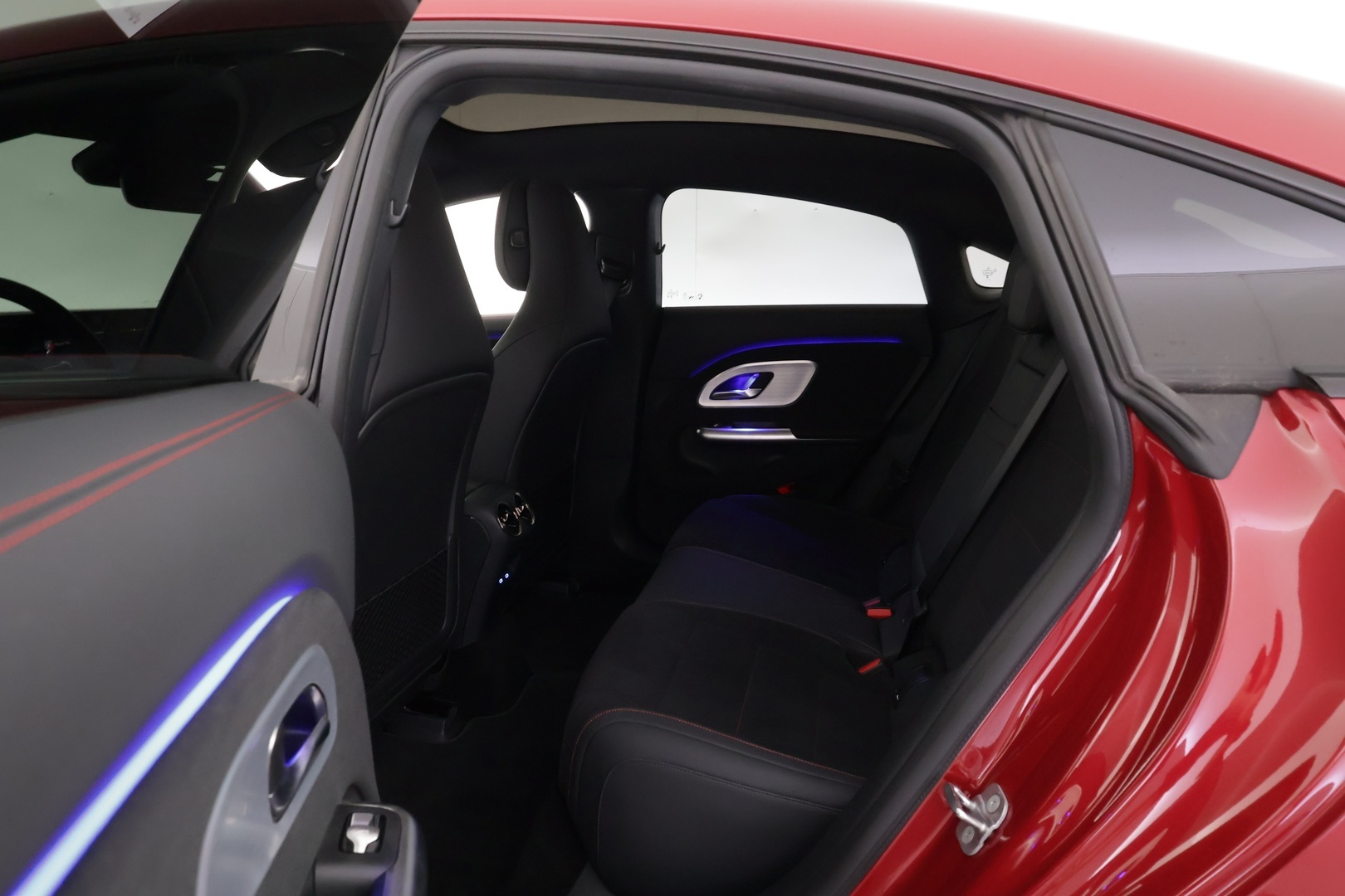 MERCEDES-BENZ CLA 2025