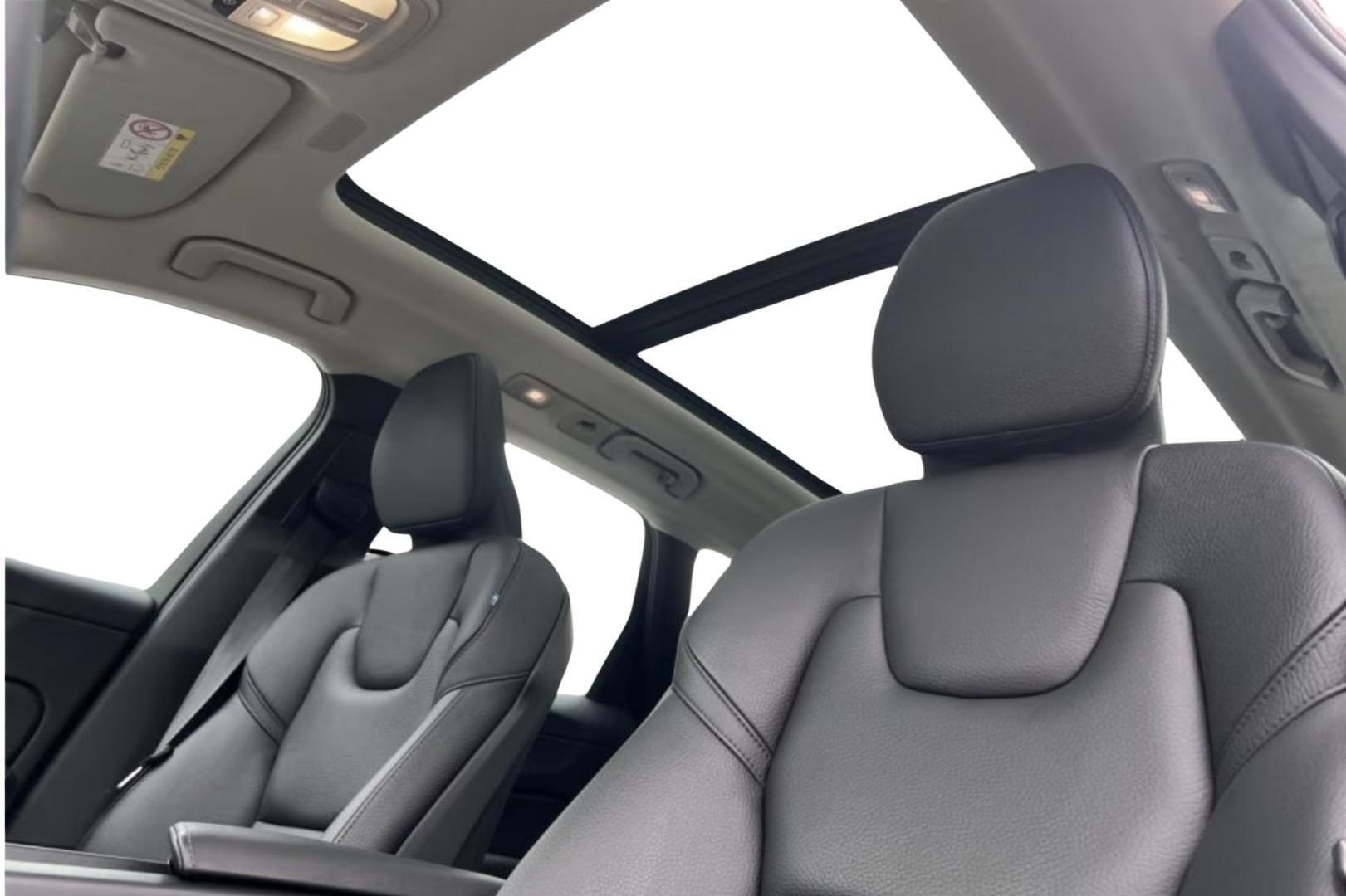 VOLVO XC60 2024