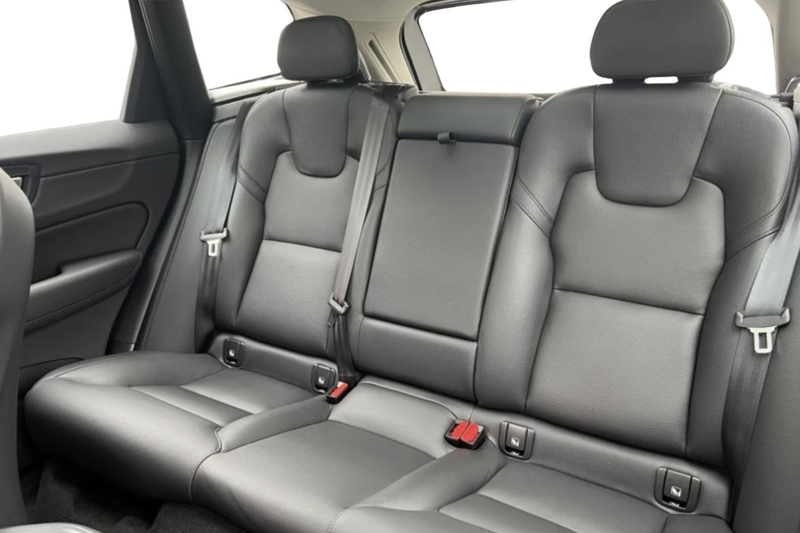 VOLVO XC60 2024