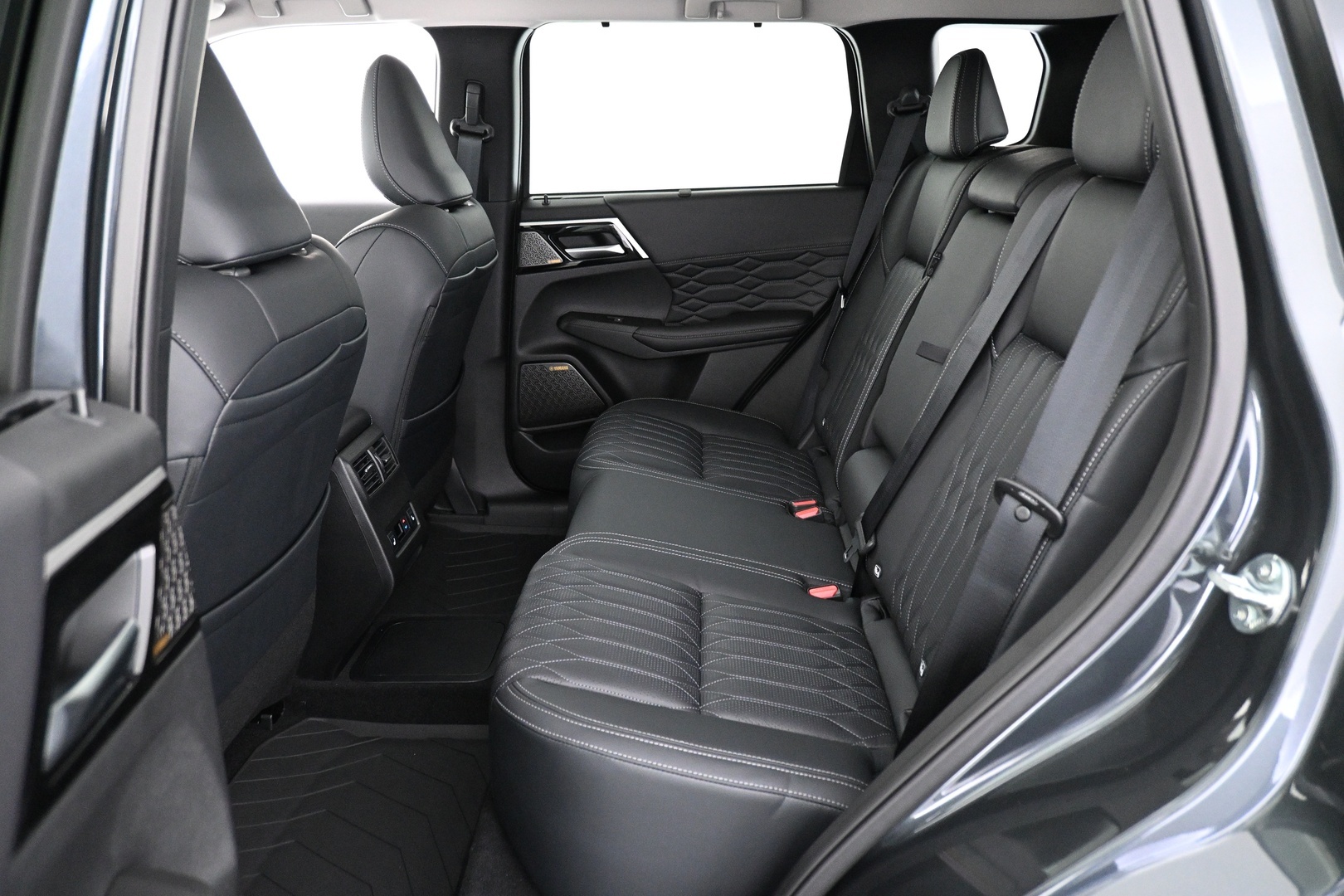 MITSUBISHI Outlander 2025